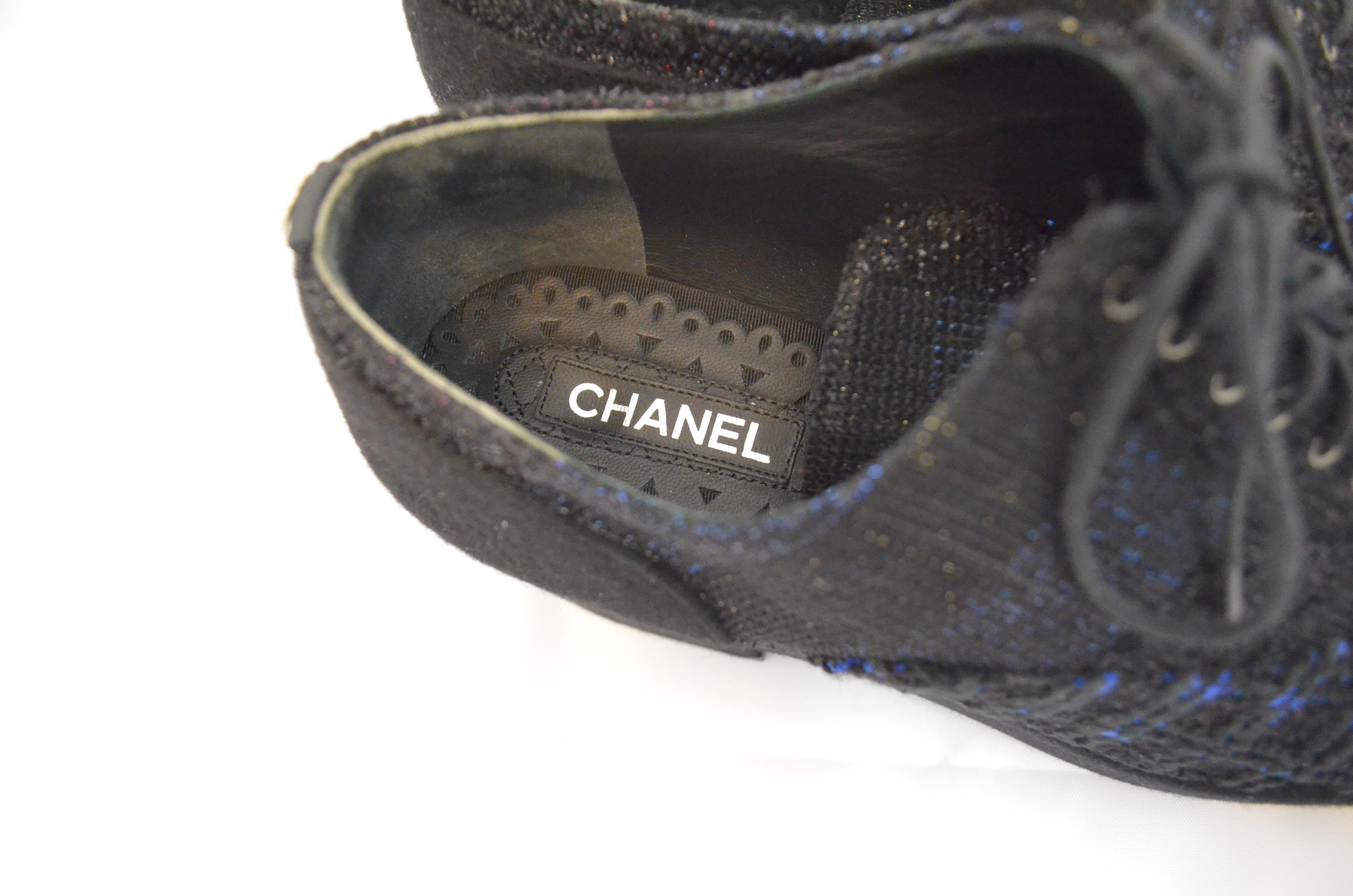Chanel Tweed Oxford Platform Shoes, size 40 In Excellent Condition In Carmel, CA