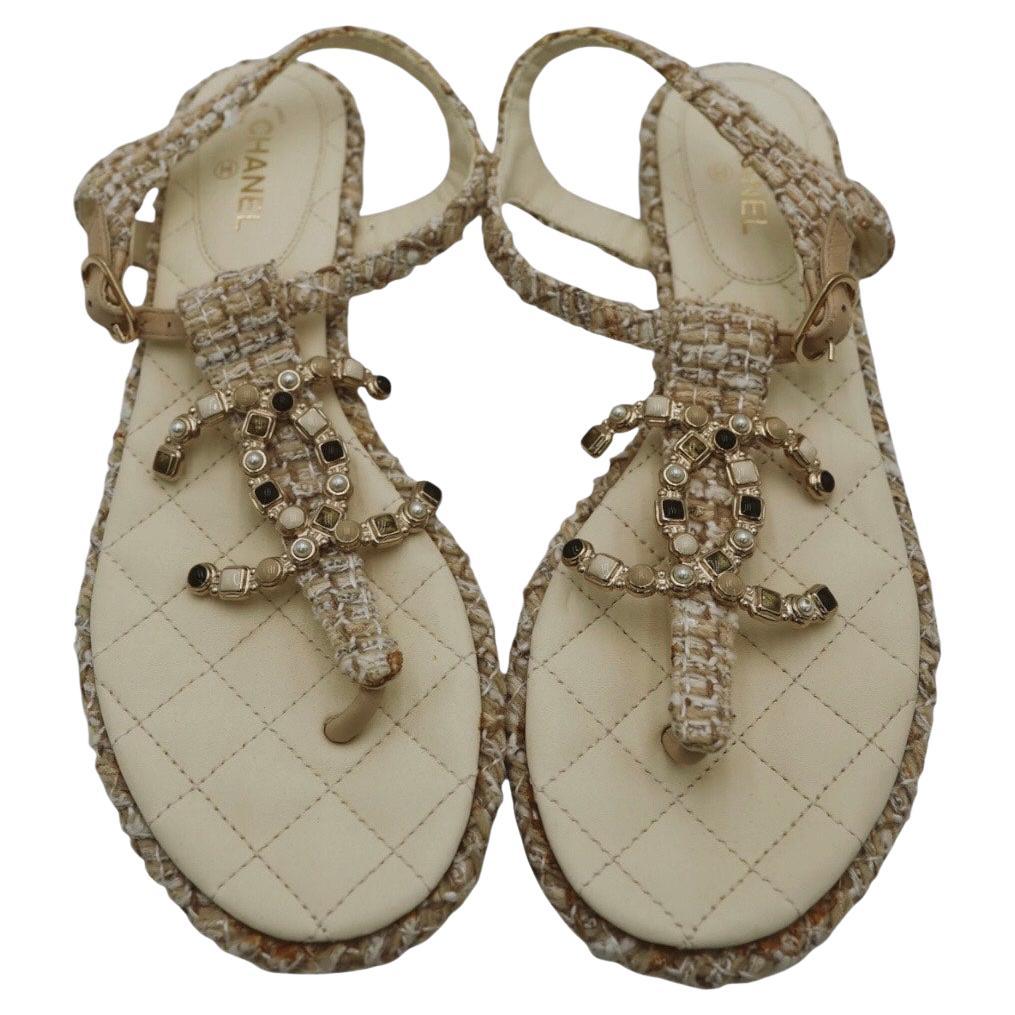 Chanel Tweed Pearl CC Thong Sandals in vendita