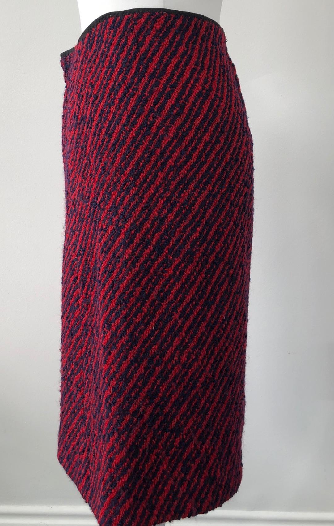 CHANEL Couture Tweed Pencil Skirt Vintage Red Midnight blue For Sale 1