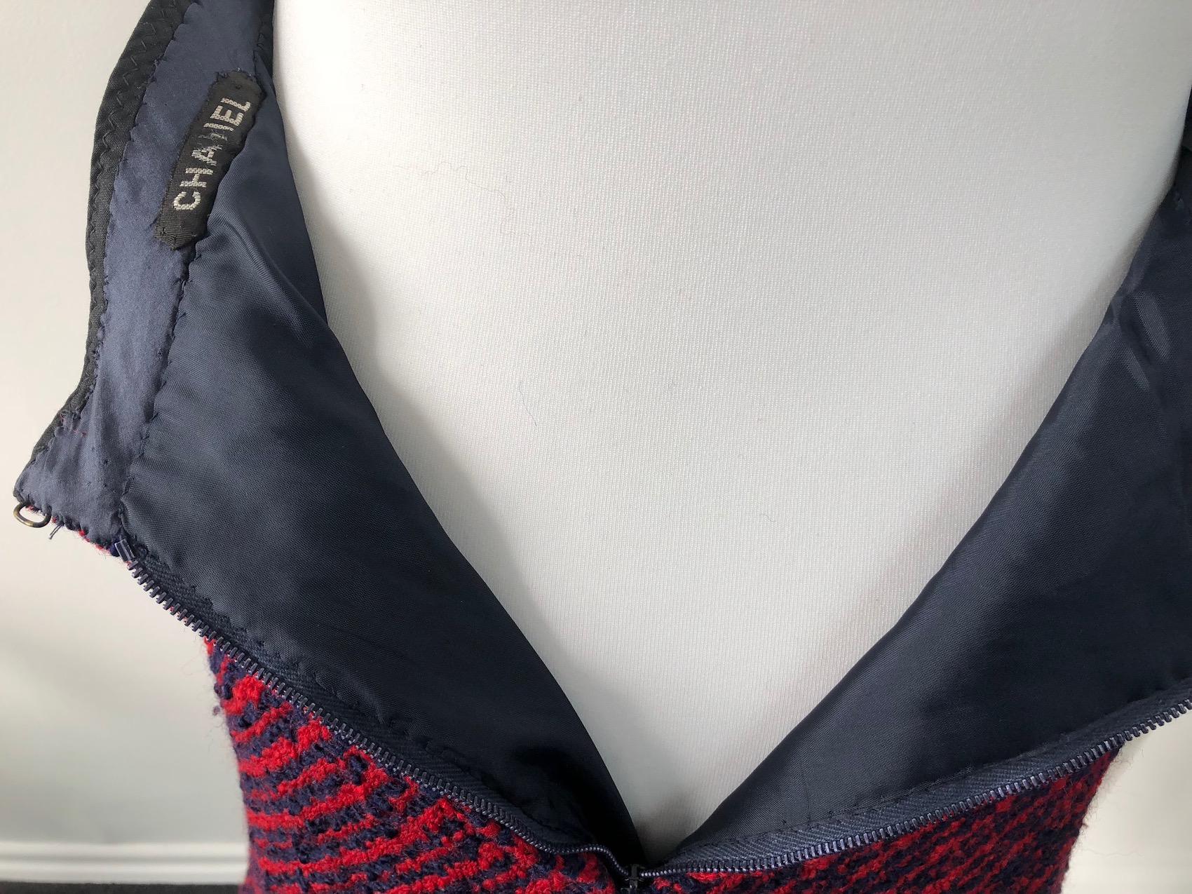 CHANEL Couture Tweed-Bleistiftrock Vintage in Rot und Mitternachtsblau im Angebot 2