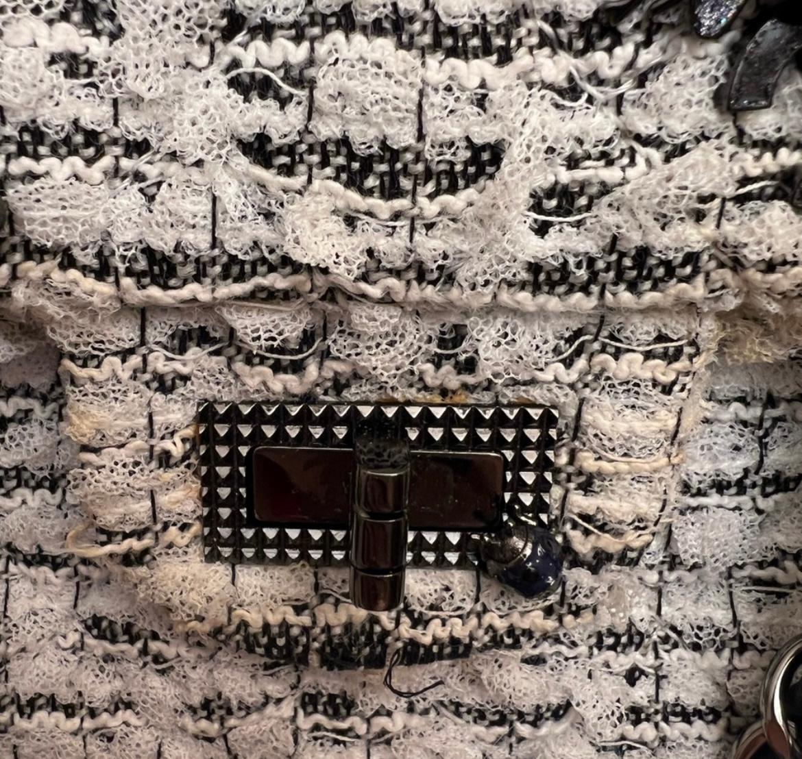 Bolsa Chanel Tweed Reissue con logos bolsa en venta 2