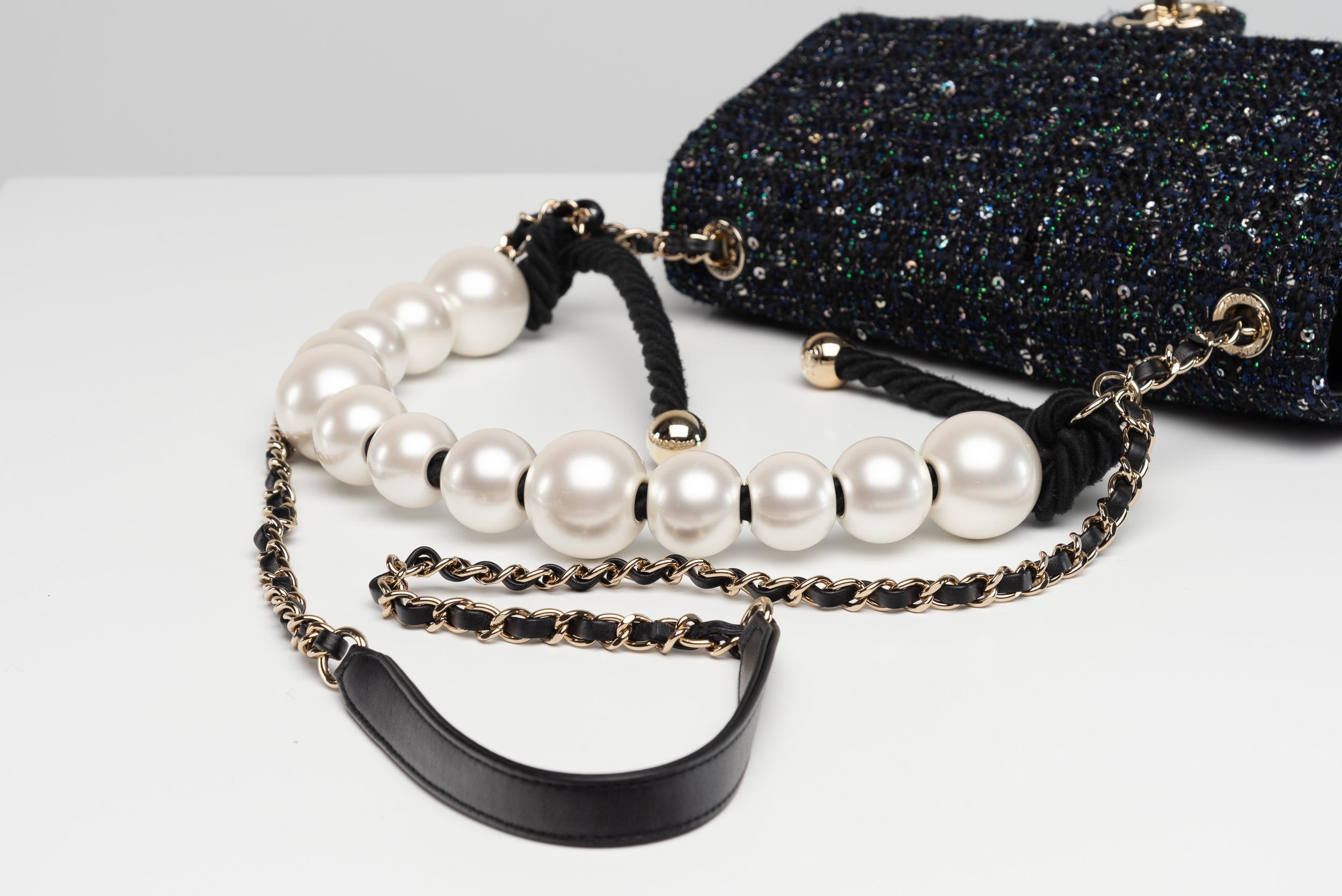 Noir Chanel Tweed Sequins Pearl Bag RARE Full-Set en vente