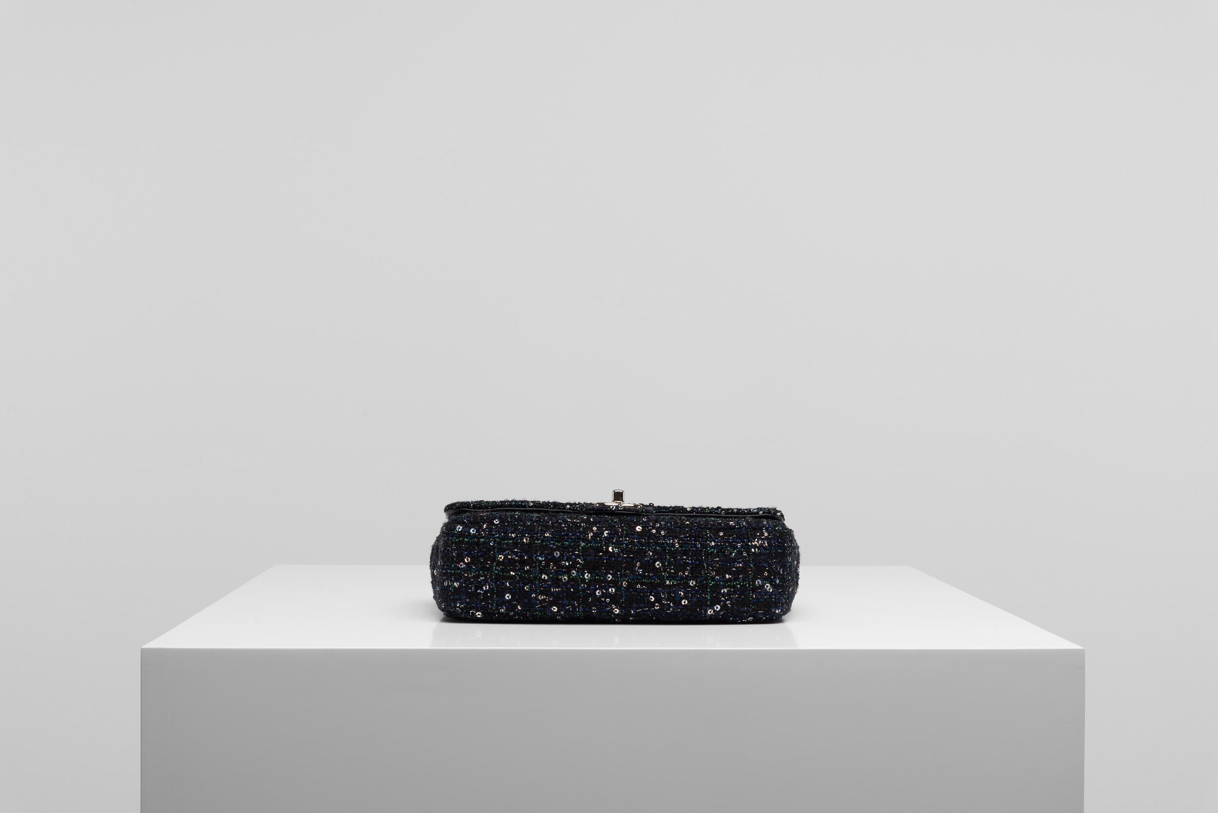 Chanel Tweed Sequins Pearl Bag RARE Full-Set en vente 3