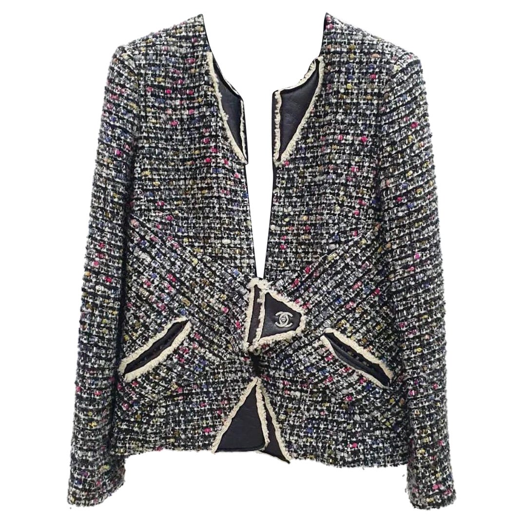 Giacca Chanel in tweed e shearling