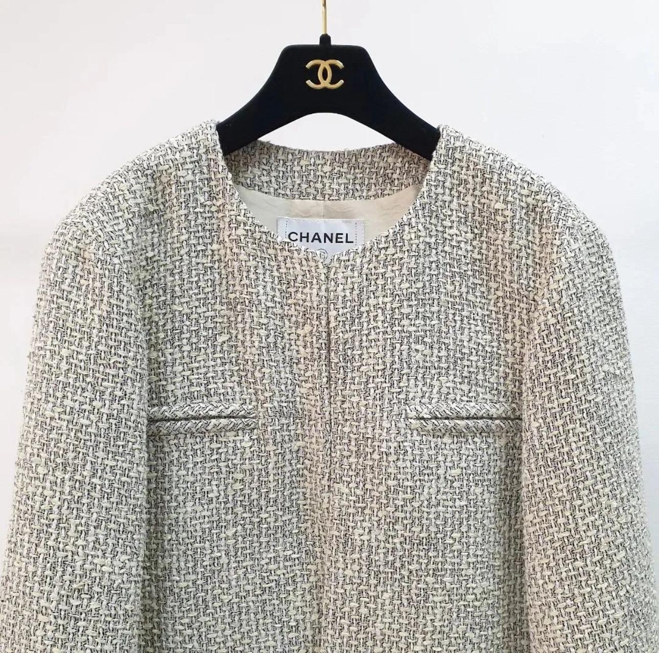 Chanel Tweed Kurzmantel Damen im Angebot