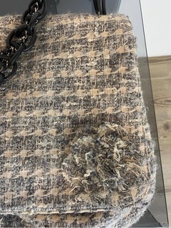 Chanel tweed shoulder bag
