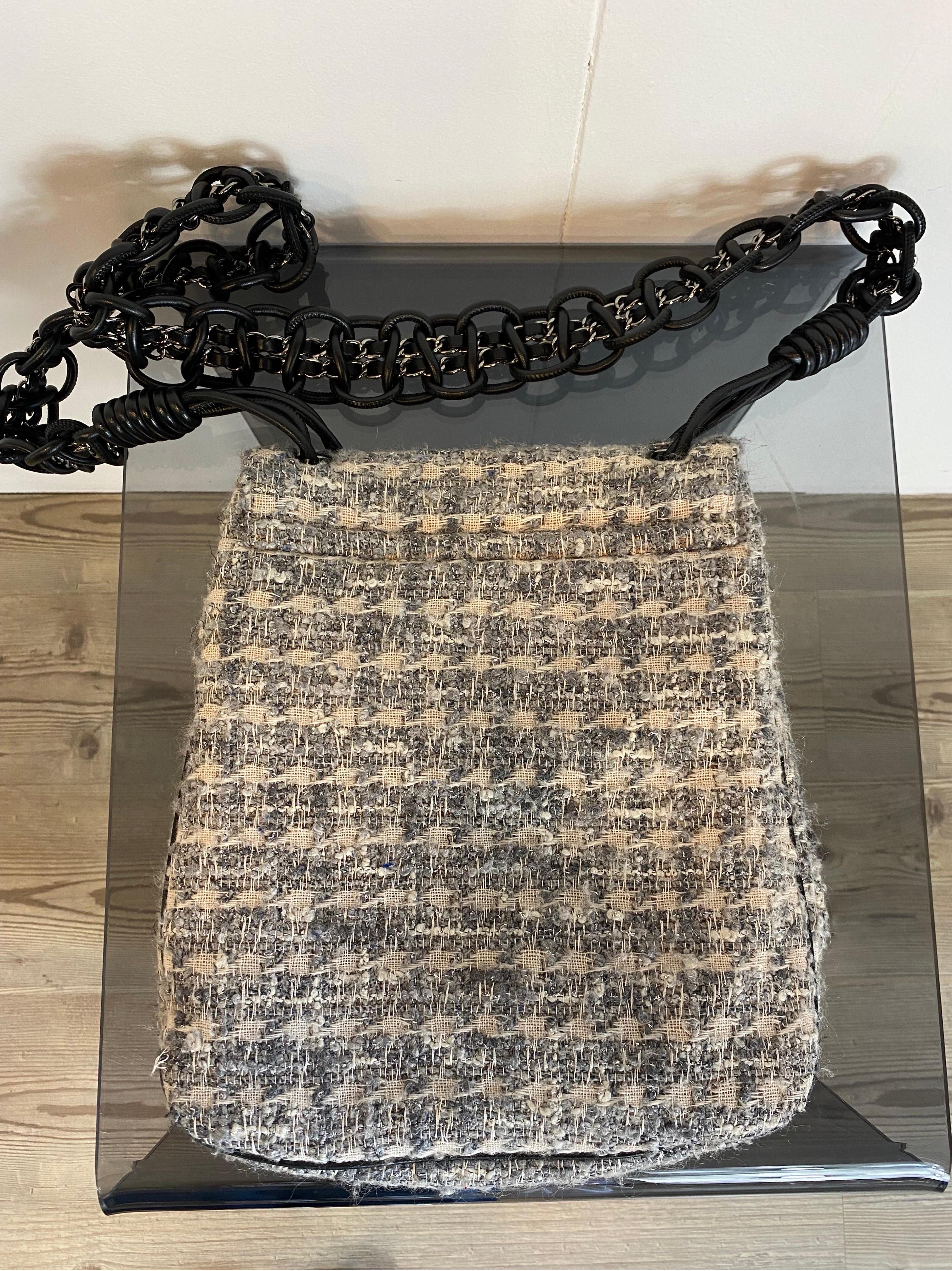 Brown Chanel tweed shoulder bag For Sale