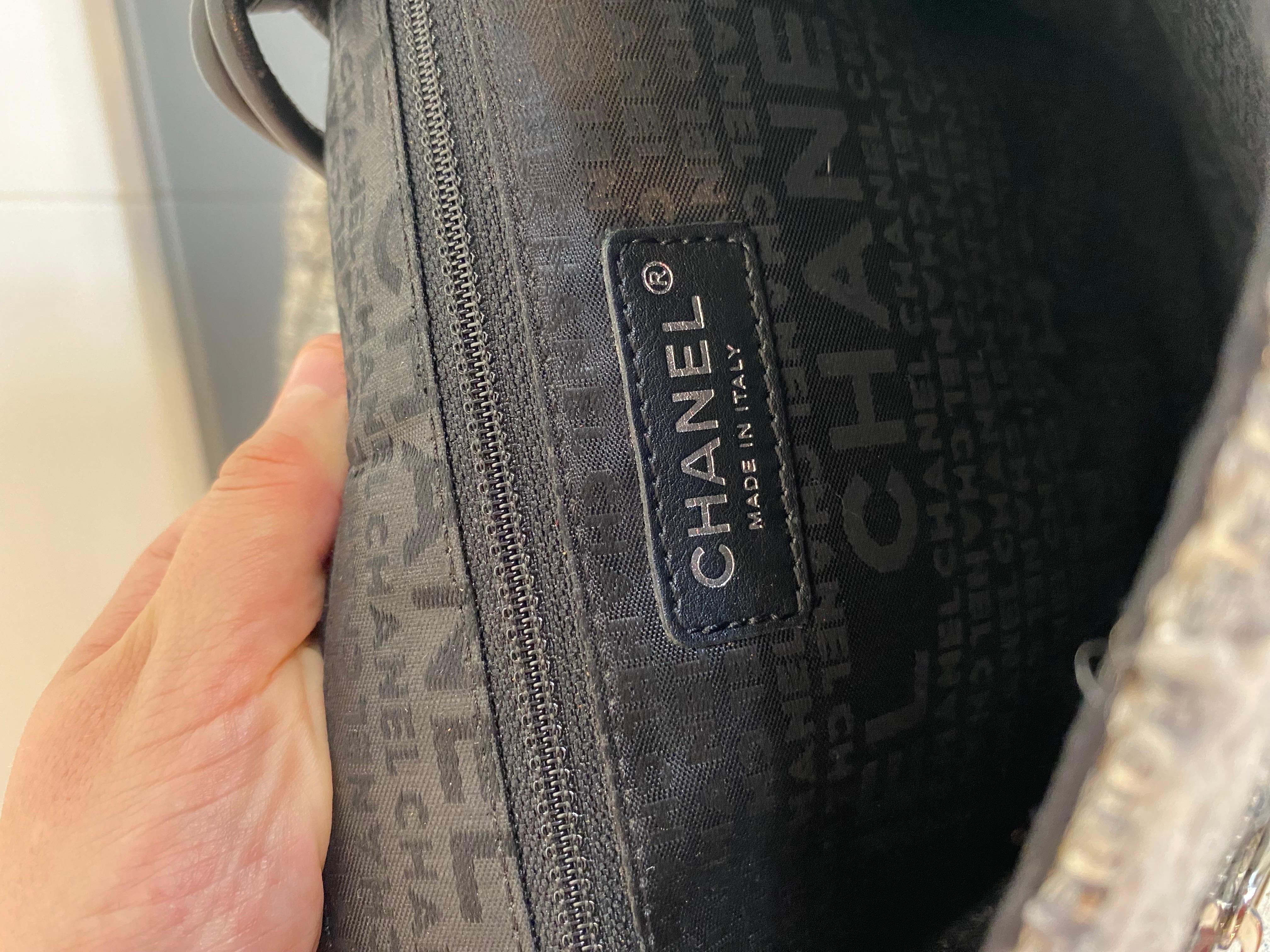 Chanel tweed shoulder bag For Sale 2