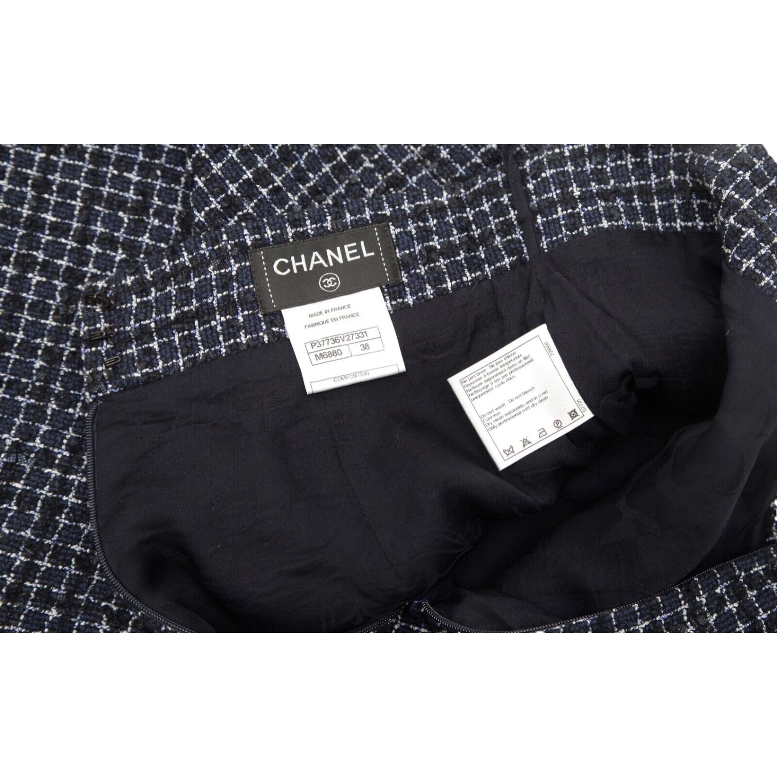 Chanel Gonna in Tweed Navy White Black Tasche al Ginocchio Gunmetal Sz 38 in vendita 3