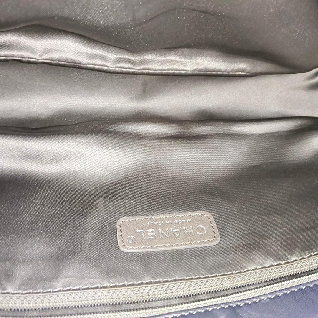 Chanel Tweed Square Stitch on Leather Bubble Grey Medium Shoulder Bag 13