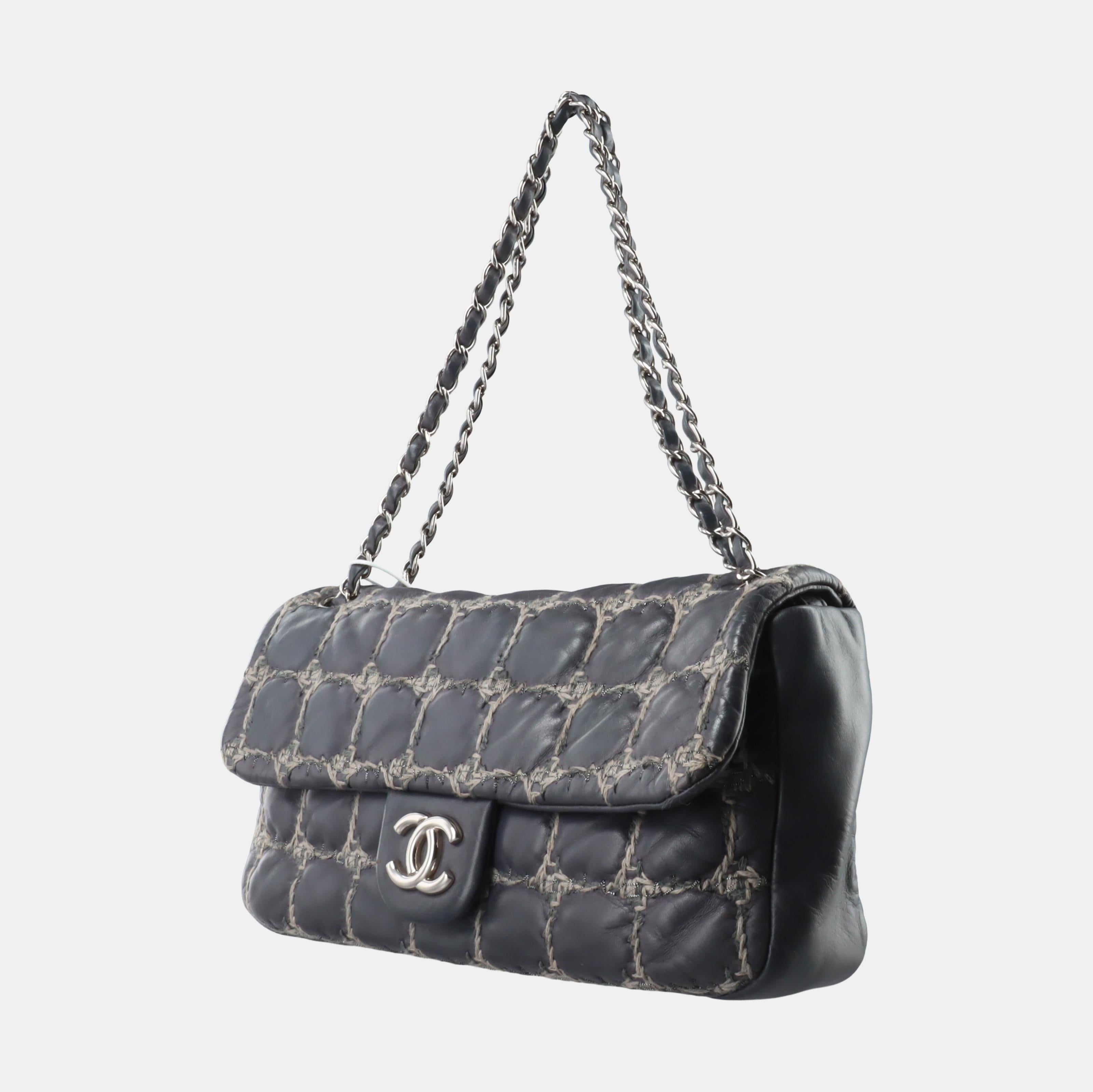 Women's Chanel Tweed Square Stitch on Leather Bubble Grey Medium Shoulder Bag