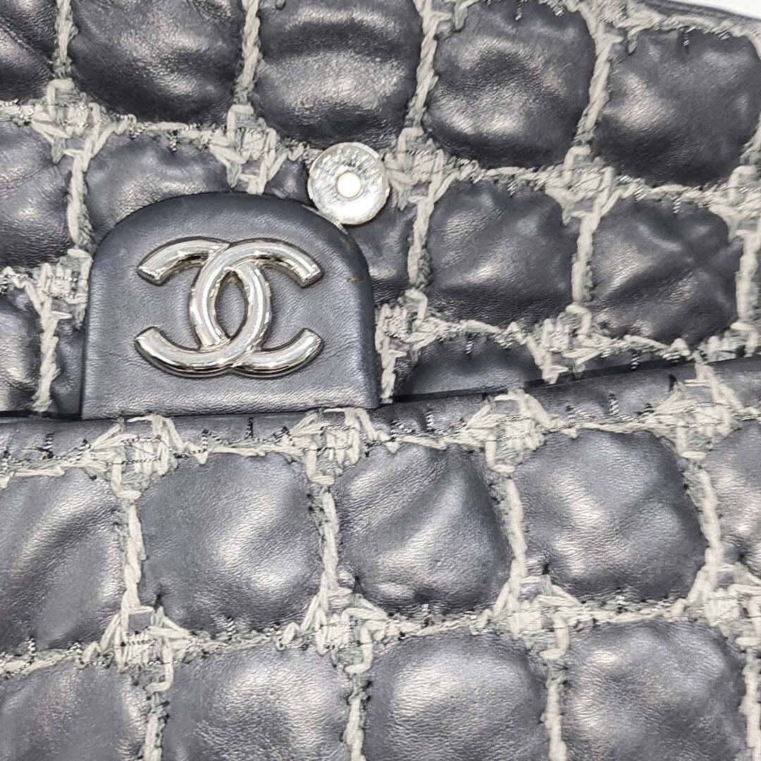 Chanel Tweed Square Stitch on Leather Bubble Grey Medium Shoulder Bag 3