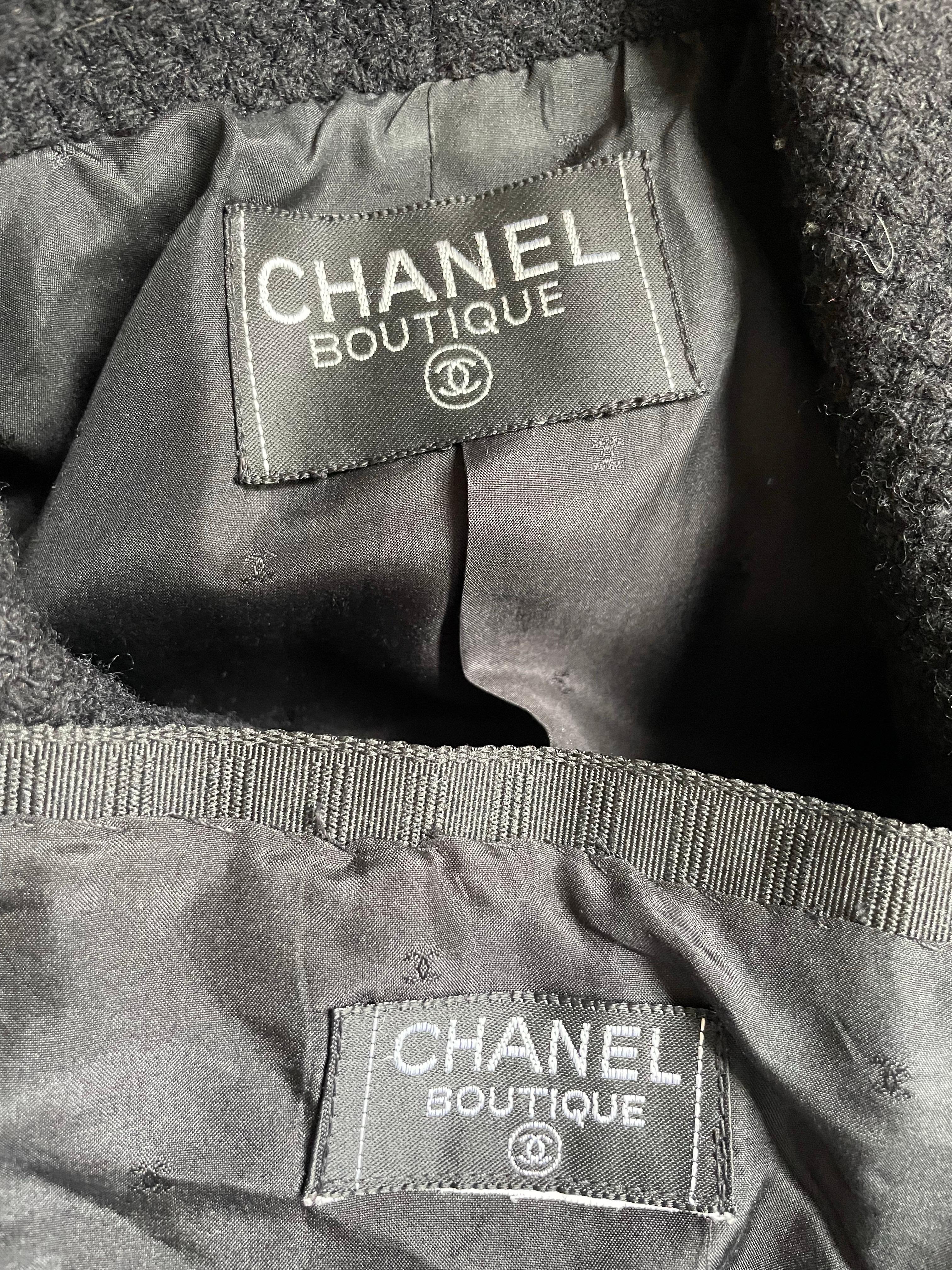 CHANEL tweed suit Jacket and skirt in vendita 2