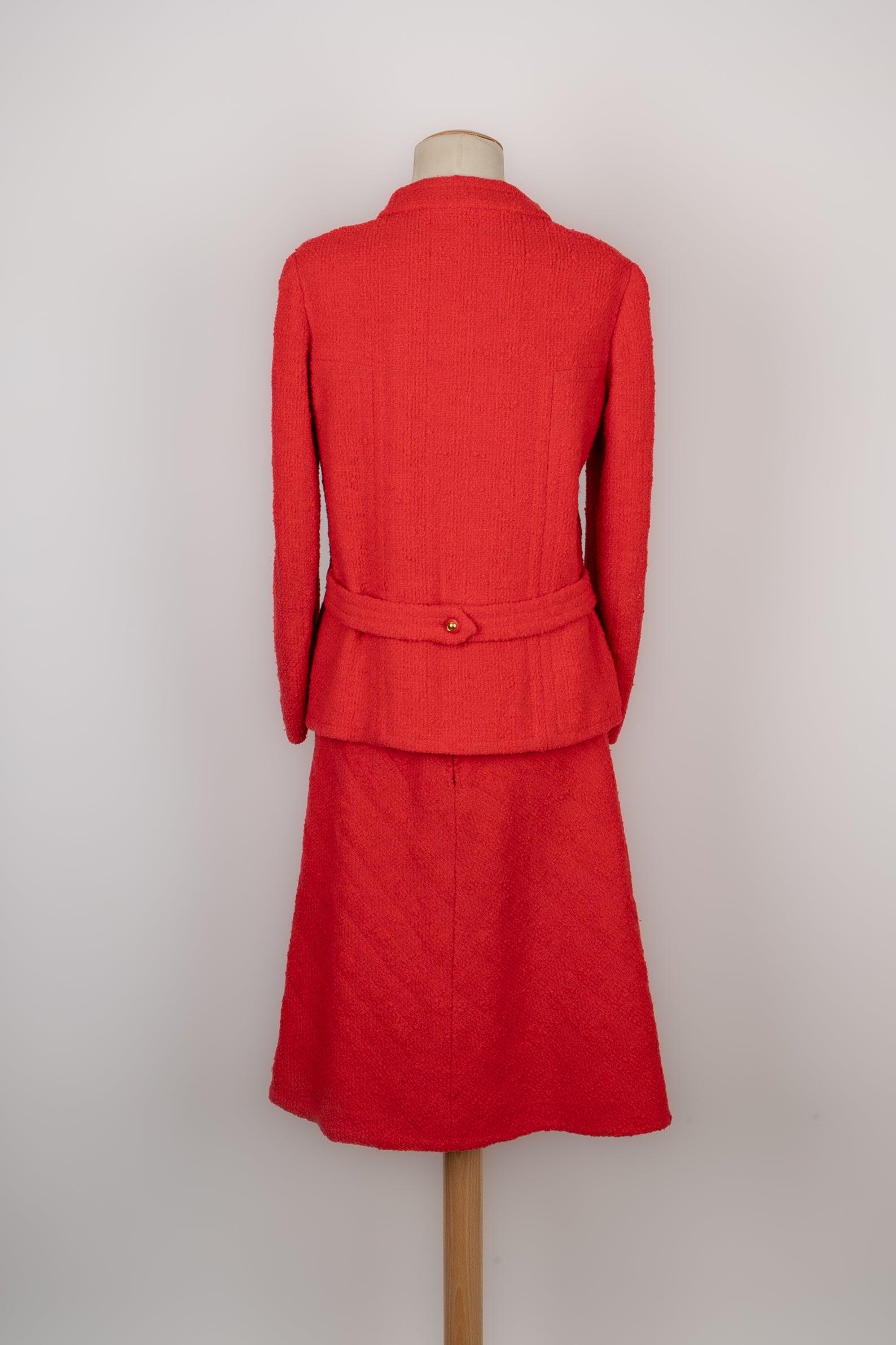 Chanel Tweed Suit with Red Silk Lining Haute Couture In Good Condition In SAINT-OUEN-SUR-SEINE, FR