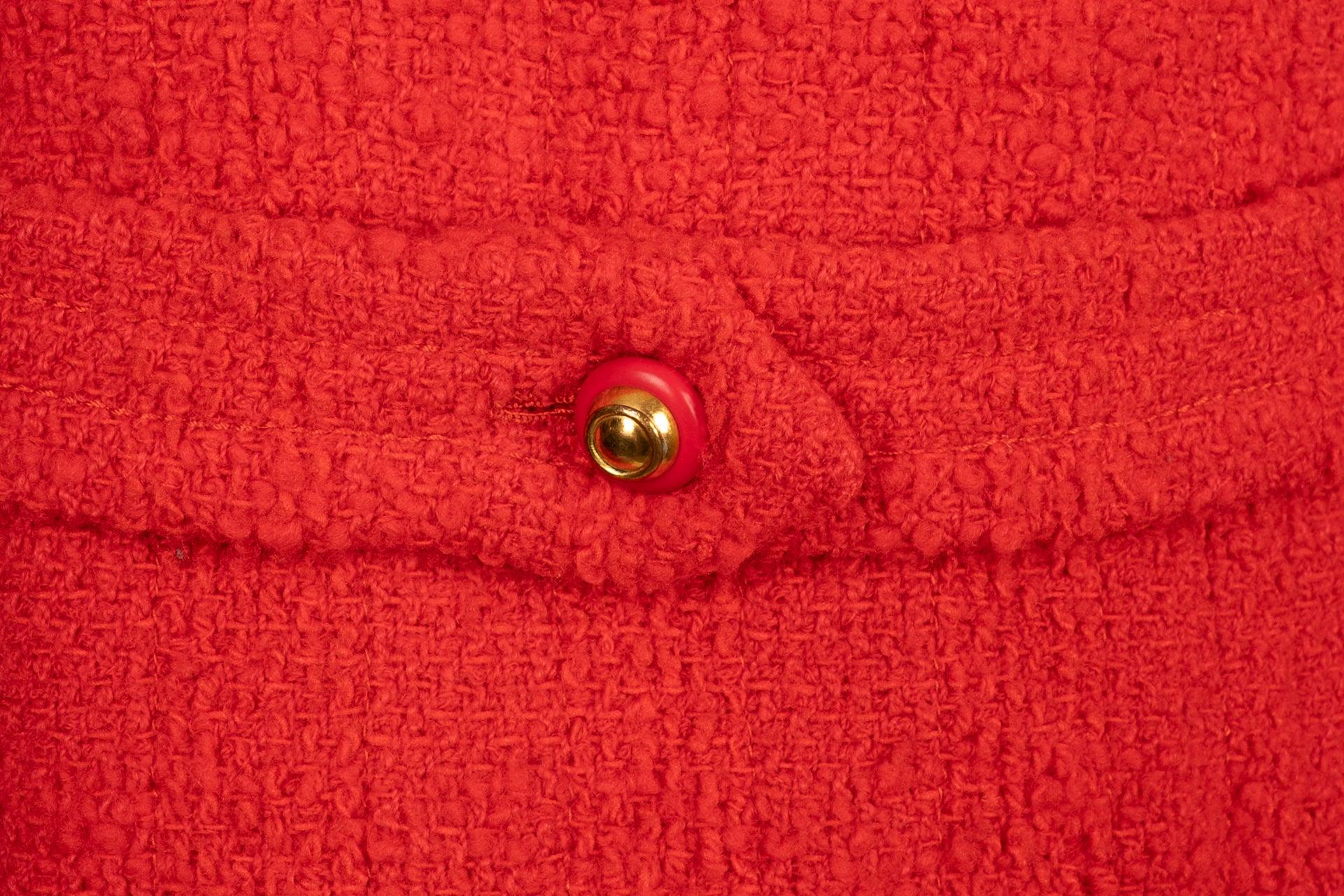 Chanel Tweed Suit with Red Silk Lining Haute Couture 4