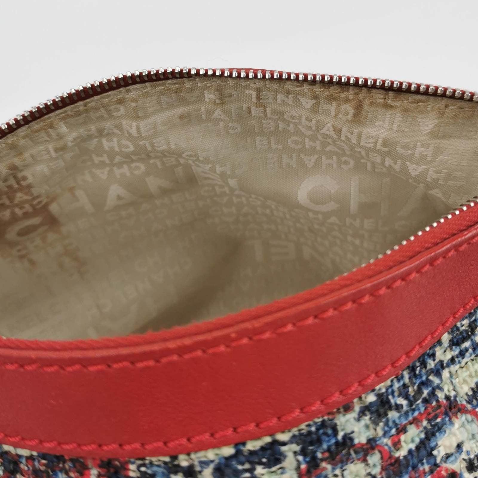 Chanel Tweed with Red Clover Charm Shoulder Bag For Sale 6