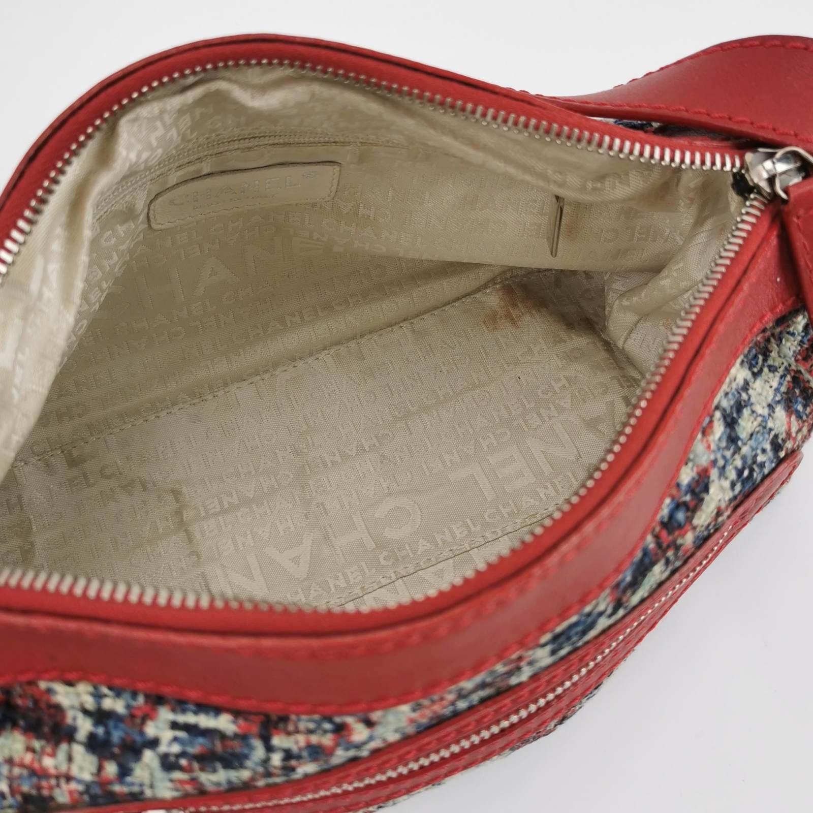 Chanel Tweed with Red Clover Charm Shoulder Bag For Sale 3