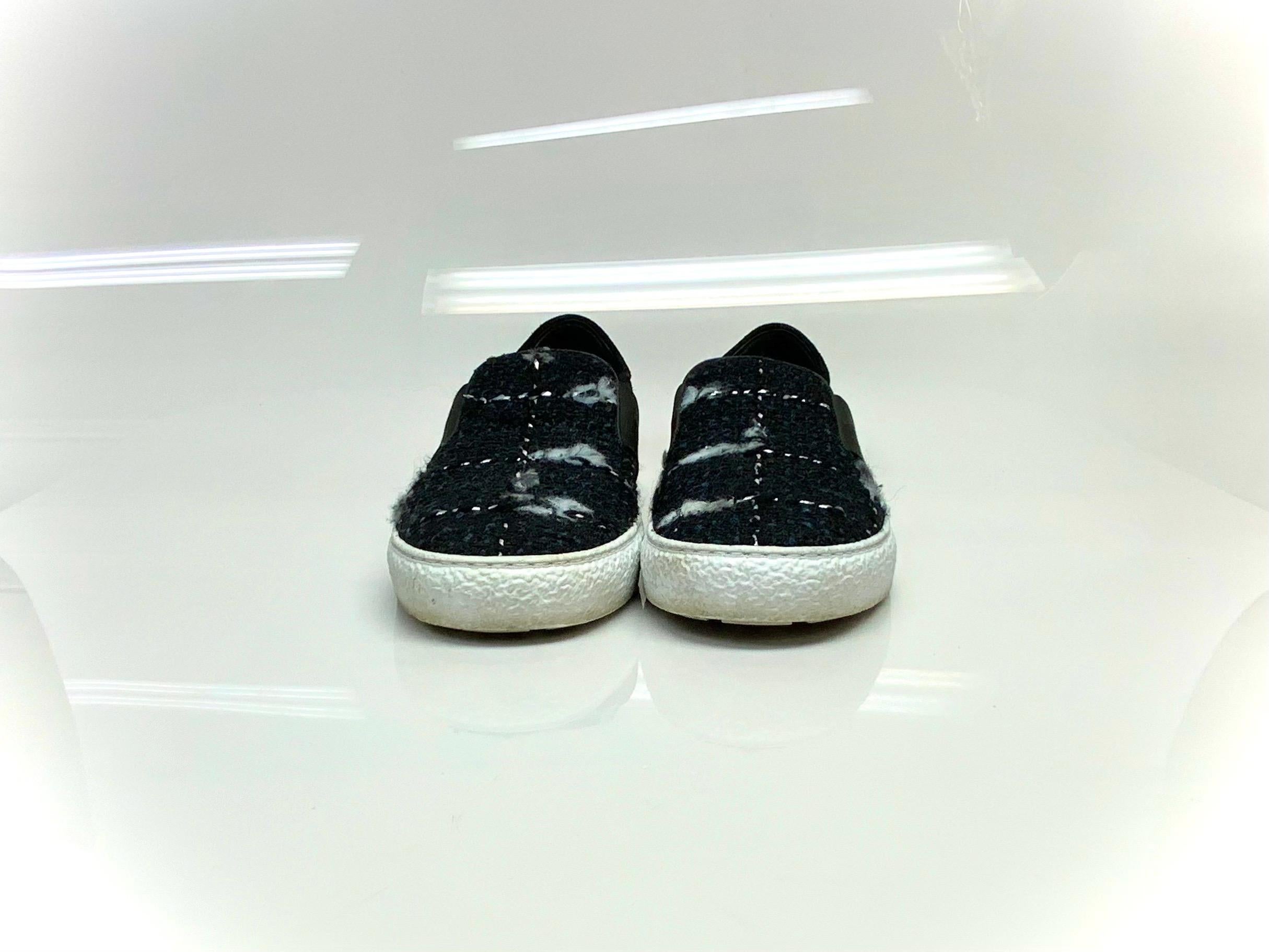 Chanel Tweed Woven Zapatillas Azul Marino/Negro Talla 42 en venta 1
