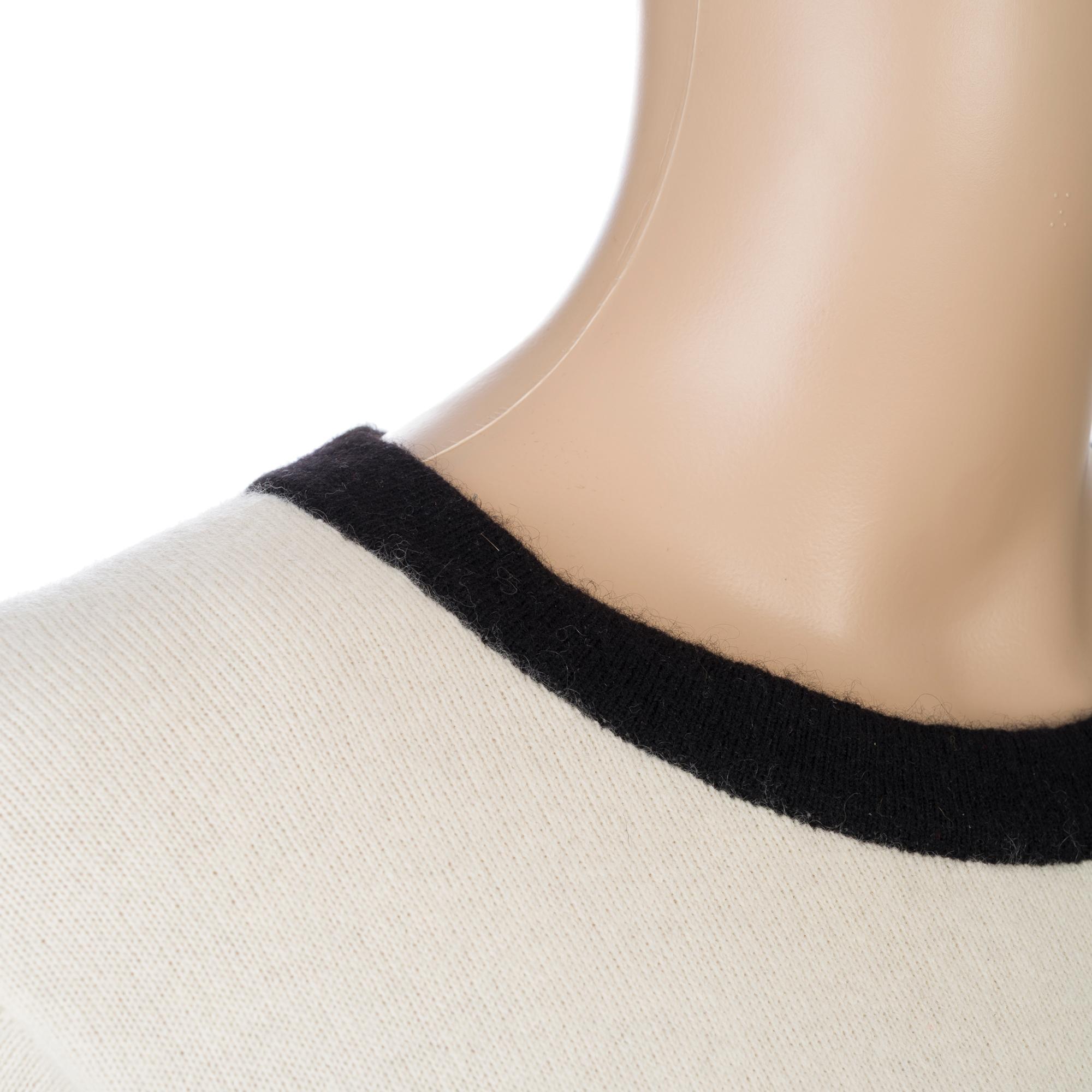 Chanel twinset in creme cashmere, size 36 2