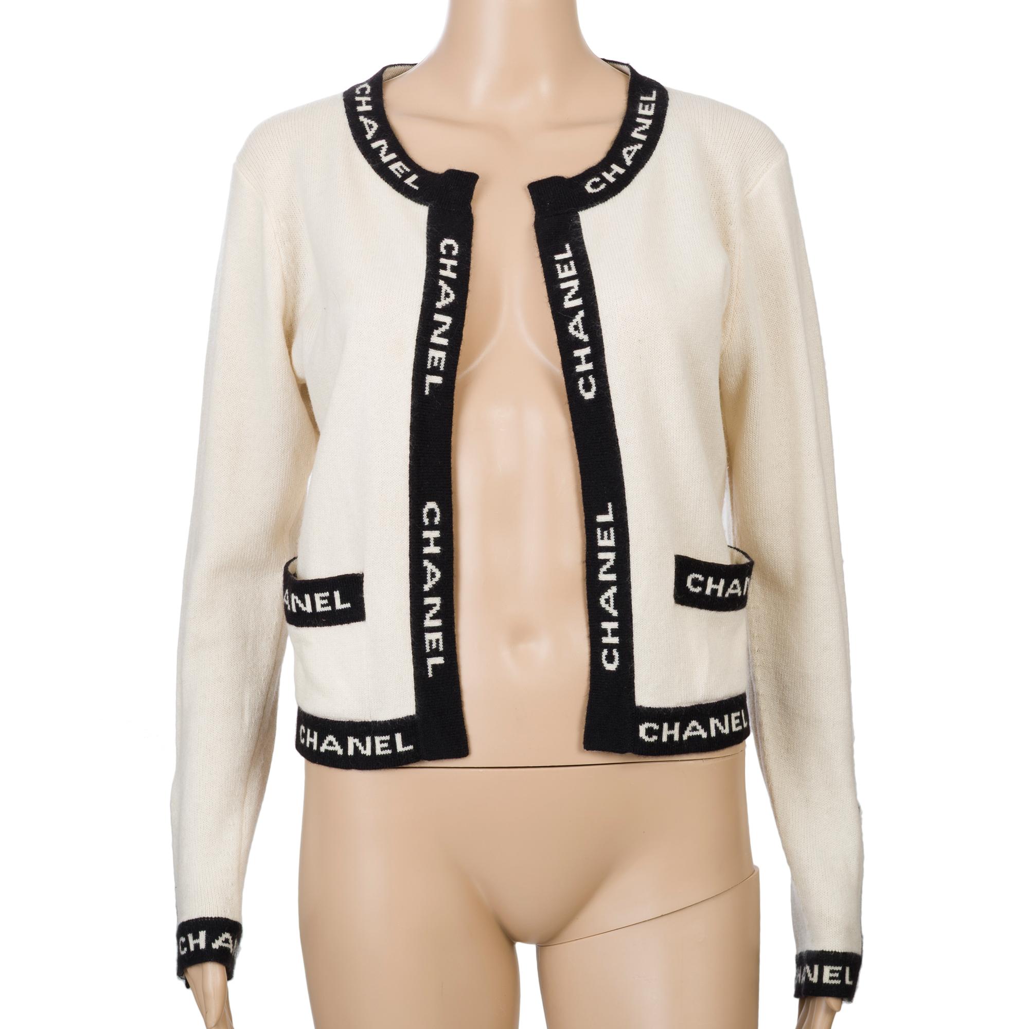 Chanel twinset in creme cashmere, size 36 3
