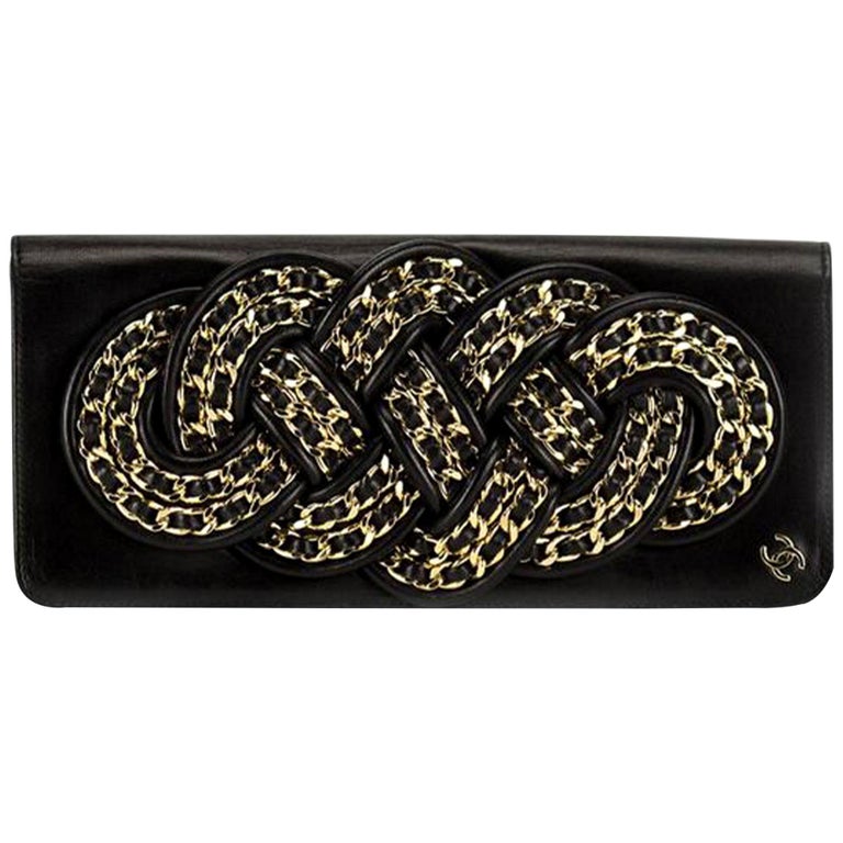 New in Box Louis Vuitton Runway SS 2020 Velvet Clutch Bag For Sale at  1stDibs