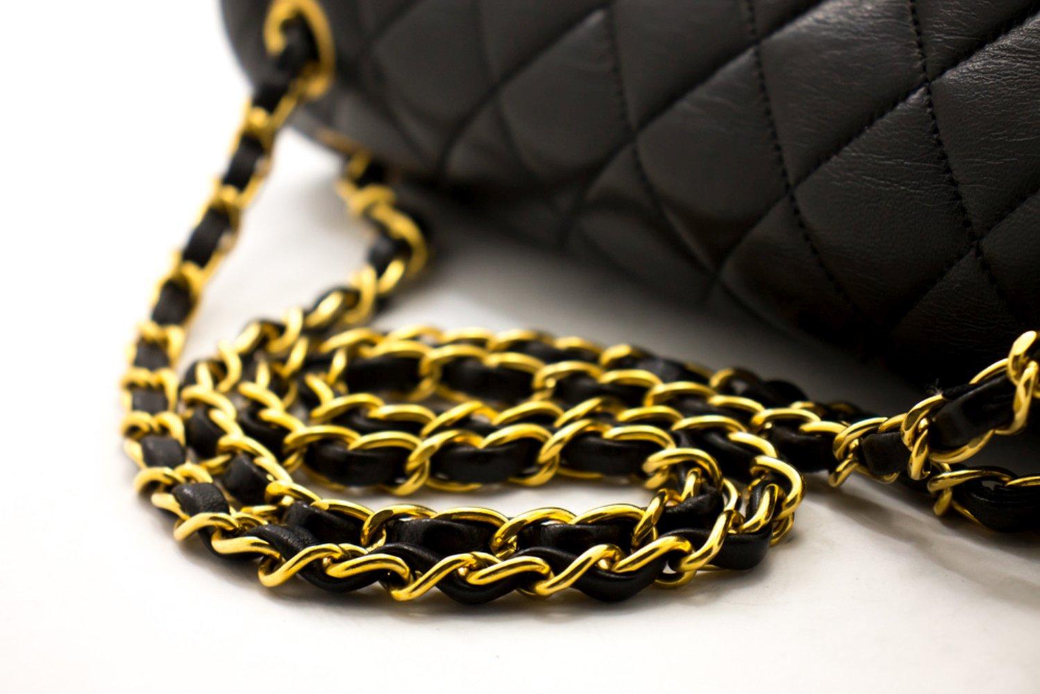 CHANEL Zweiseitige Umhängetasche mit Kette und Klappe, schwarz, gesteppt im Angebot 9