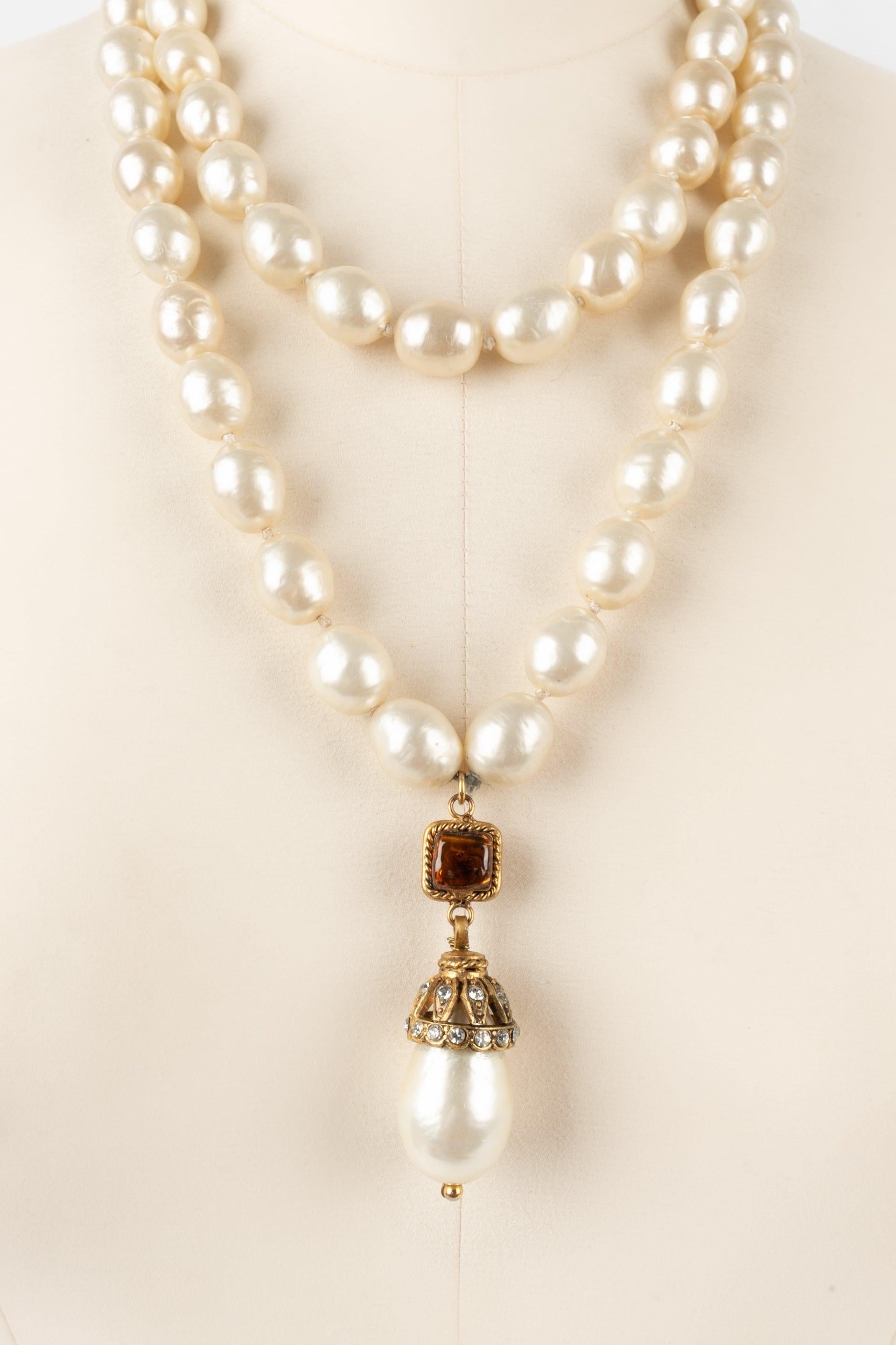 Chanel, collier de perles à deux nœuds, années 1980 Excellent état - En vente à SAINT-OUEN-SUR-SEINE, FR