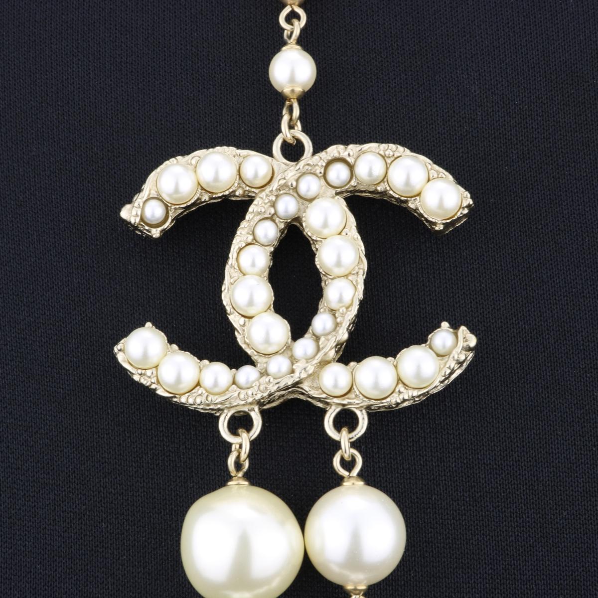CHANEL Two Strands Pearl Gold Long Necklace 2011 In New Condition In Huddersfield, GB