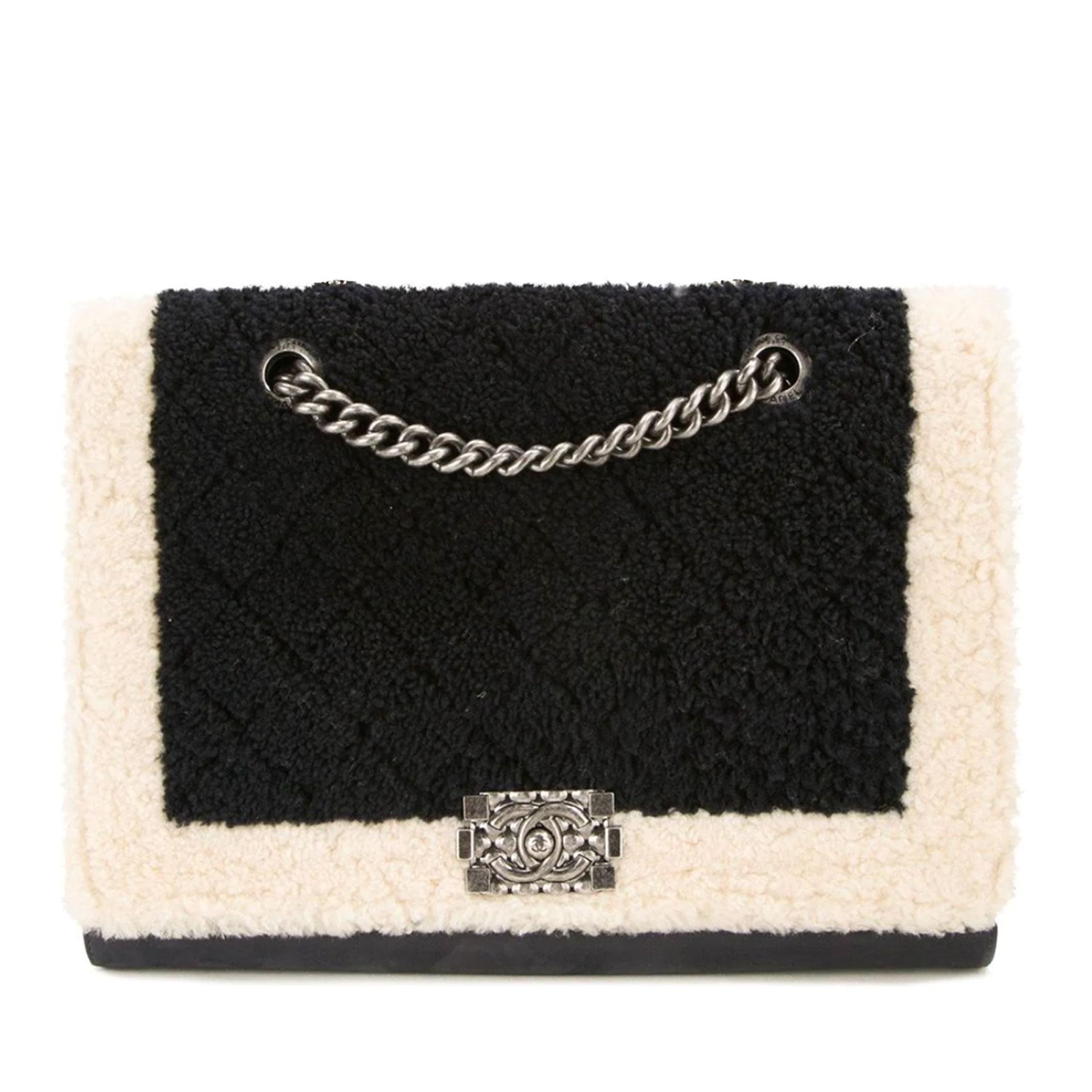 Noir Chanel 2015 Two Tone Black Ivory Plush Shearling Large Boy Shopping Tote Bag en vente