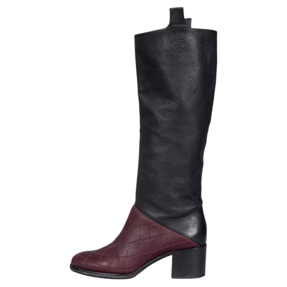 Stivali in pelle Chanel con logo CC bicolore - misura 40,5