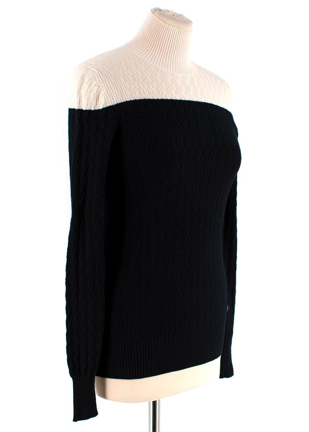 Chanel Zweifarbig stricken Kaschmir-Mischung Rollkragenpullover - Größe US 0-2 (Schwarz)