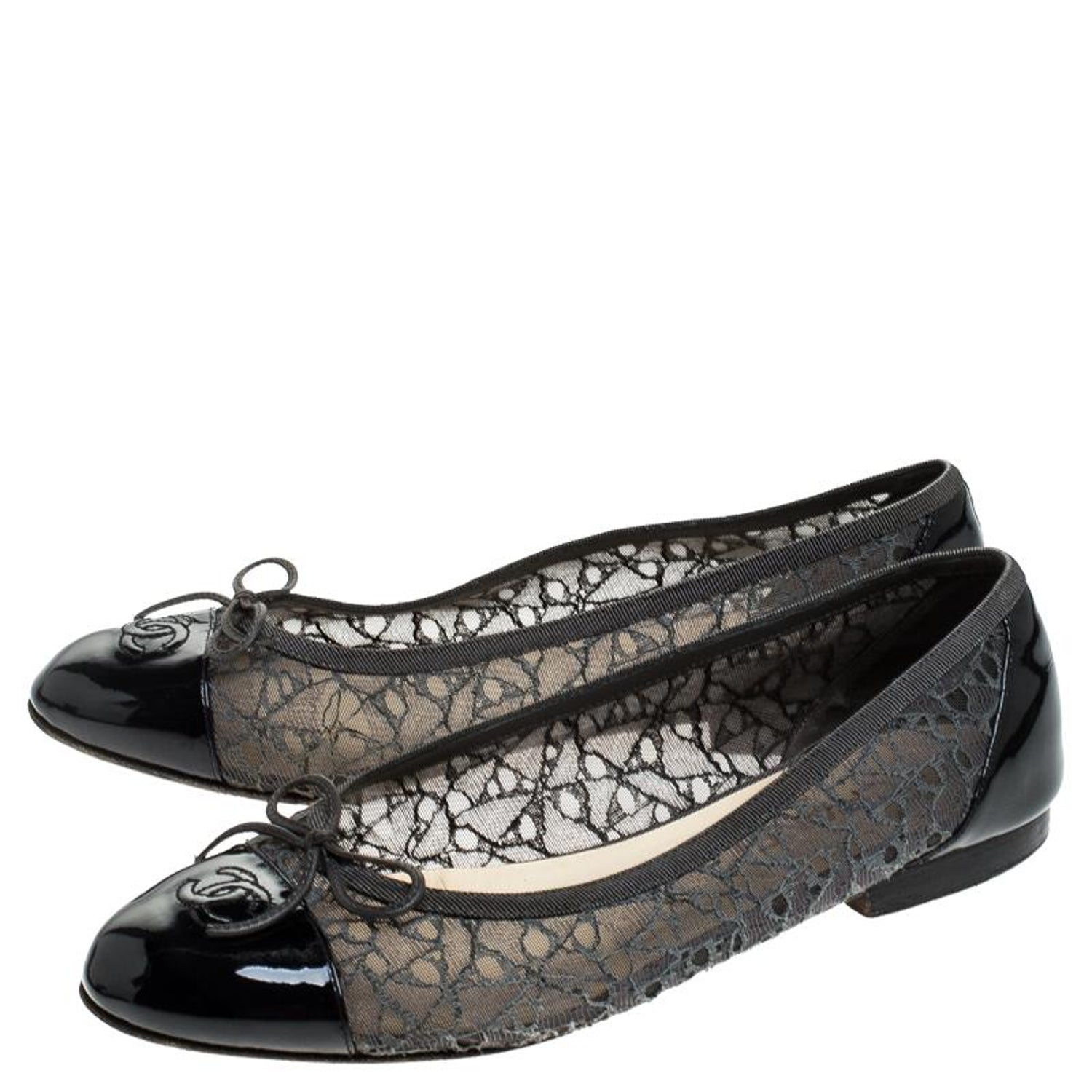 Chanel Two Tone Lace and Patent Leather CC Cap Toe Ballet Flats Size 41 at  1stDibs
