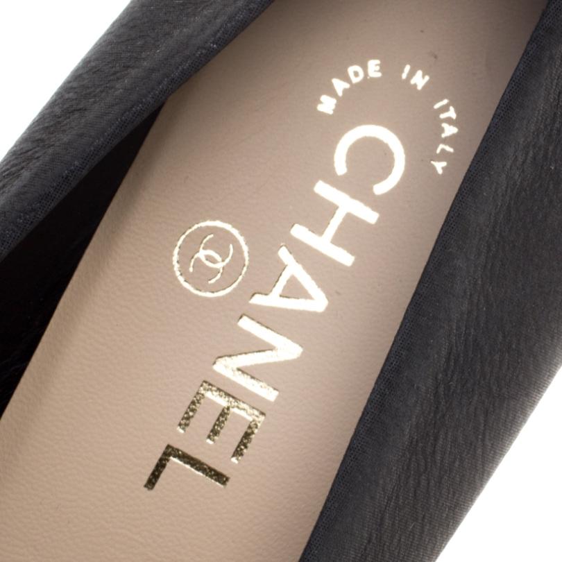 Women's Chanel Two Tone Leather Cap Toe Platform Pumps Size 41