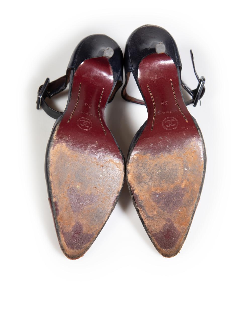 Chanel Two Tone Leather Mary Jane Pumps Size IT 38 In Good Condition In London, GB