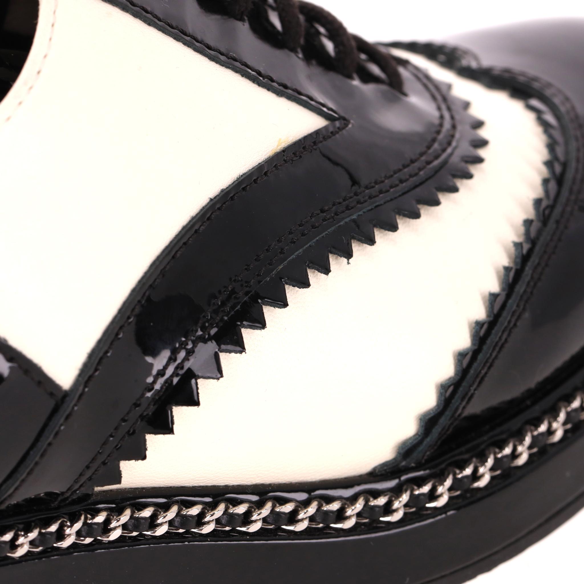 Chanel Two-Tone Patent Leather Chain & Logo Detail Oxford Brogues For Sale 3