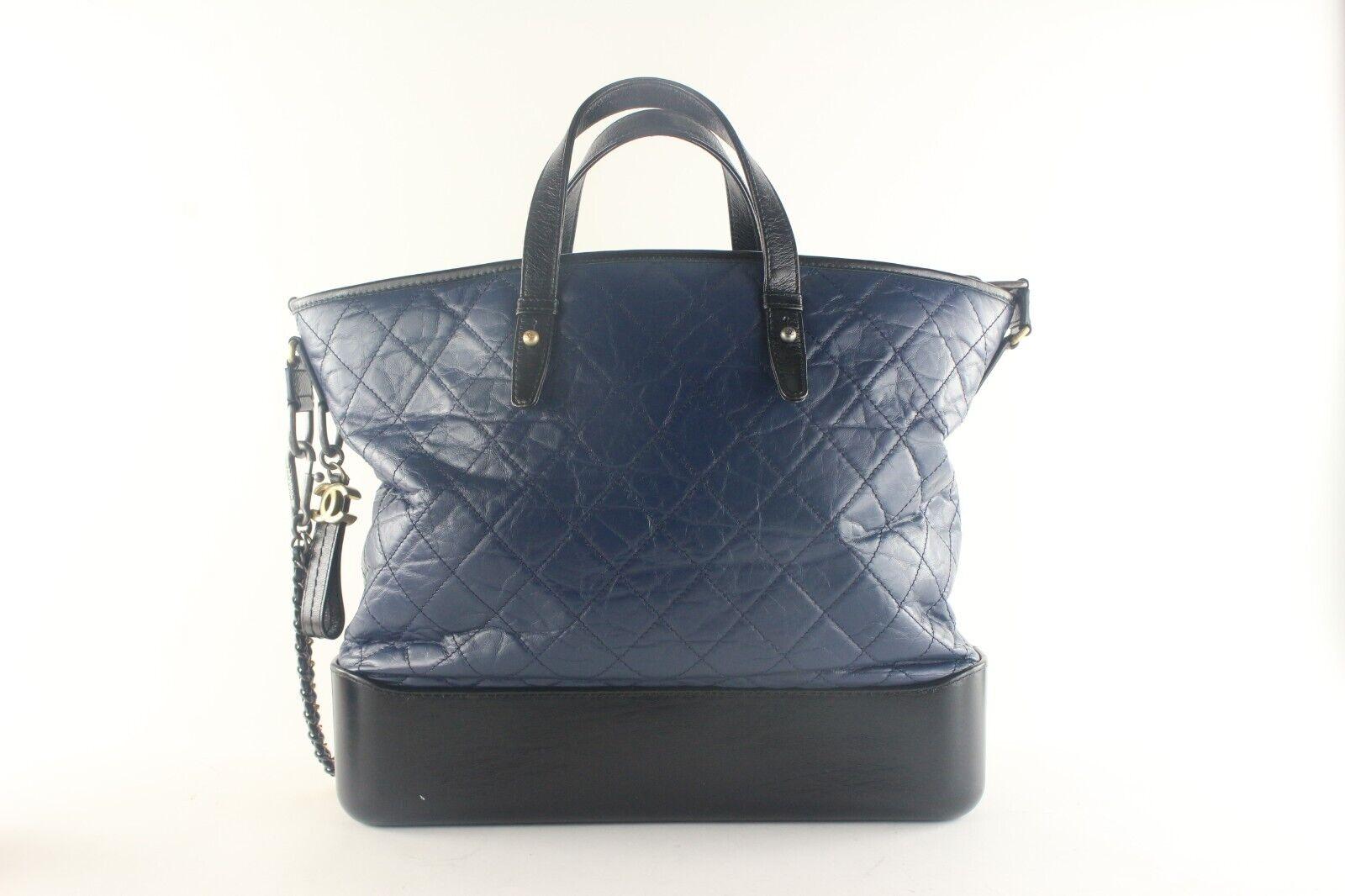 Chanel Two-Tone Quilted Black x Blue Leather Gabrielle 2way Tote 6CK103K Bon état - En vente à Dix hills, NY
