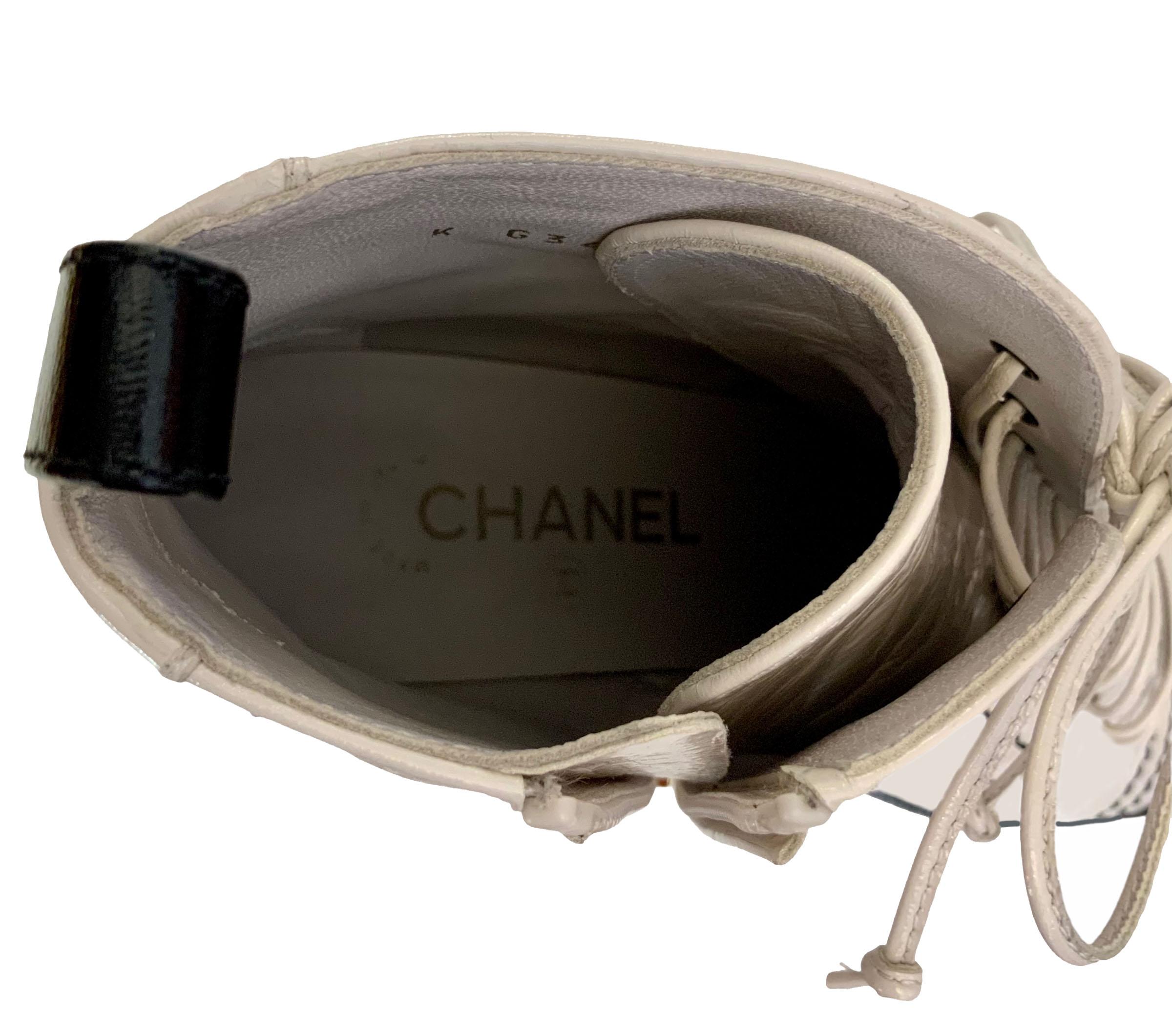 Chanel Two-tone Round Toe Lace-ups  5