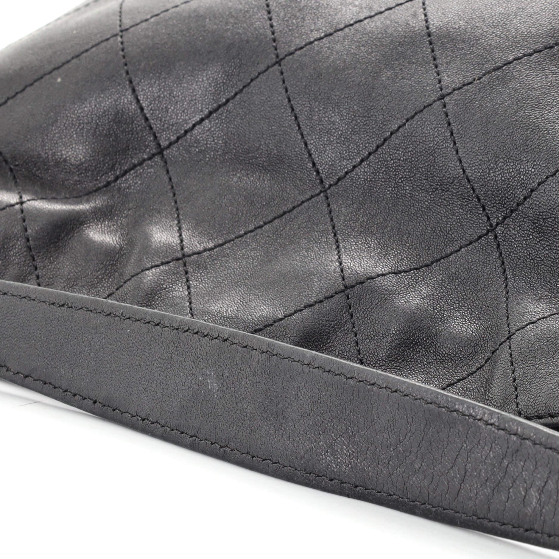 Chanel Ultimate Soft Hobo Gestepptes Leder Medium 1
