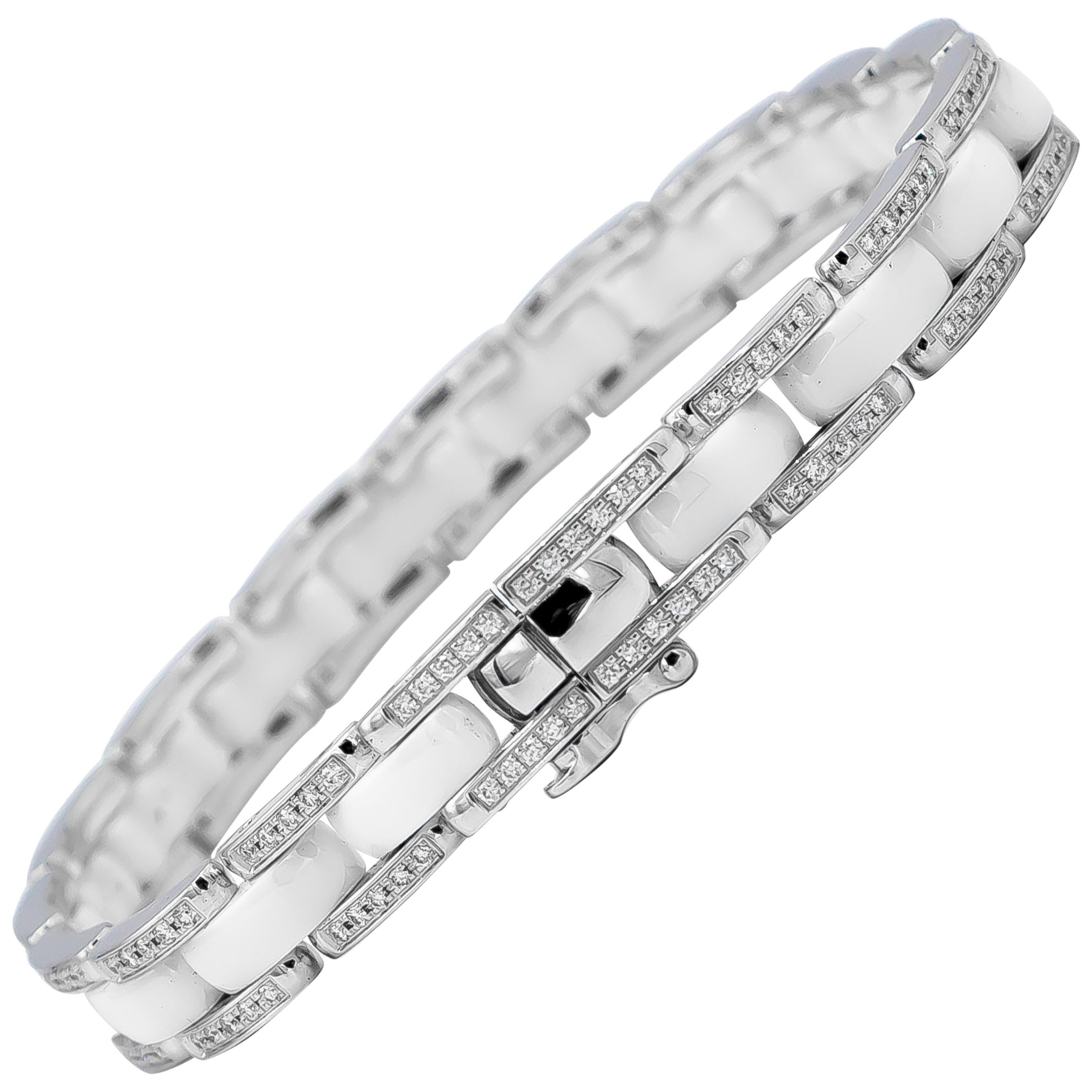Marke: Chanel
Weiße Keramik
Diamanten = 0::85 Karat
Metall: 18K Weißgold
Kette Länge = 6::75 Zoll
Zustand: Ausgezeichnet (Vorbesitzer) Keine Gebrauchsspuren