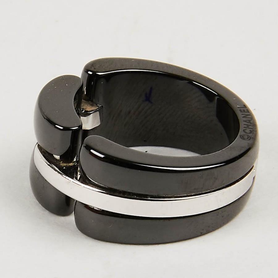 Bellissimo anello Chanel Ultra, consegnato in una custodia Chanel.
Condizioni: molto buone
Prodotto in Francia
Materiale: ceramica, oro bianco 18 carati 750/1000.
Colore: argento, nero
Dimensione: 50
Timbro : sì
Numero di serie: S29...
Dettagli: