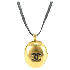 Chanel Ultra Rare 95p Gold x Black CC Logo Locket Necklace 40cc722s