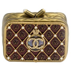 Chanel 2009 Rara Testa di Leone Leone da Collezione Corona d'Oro Vintage Minaudière