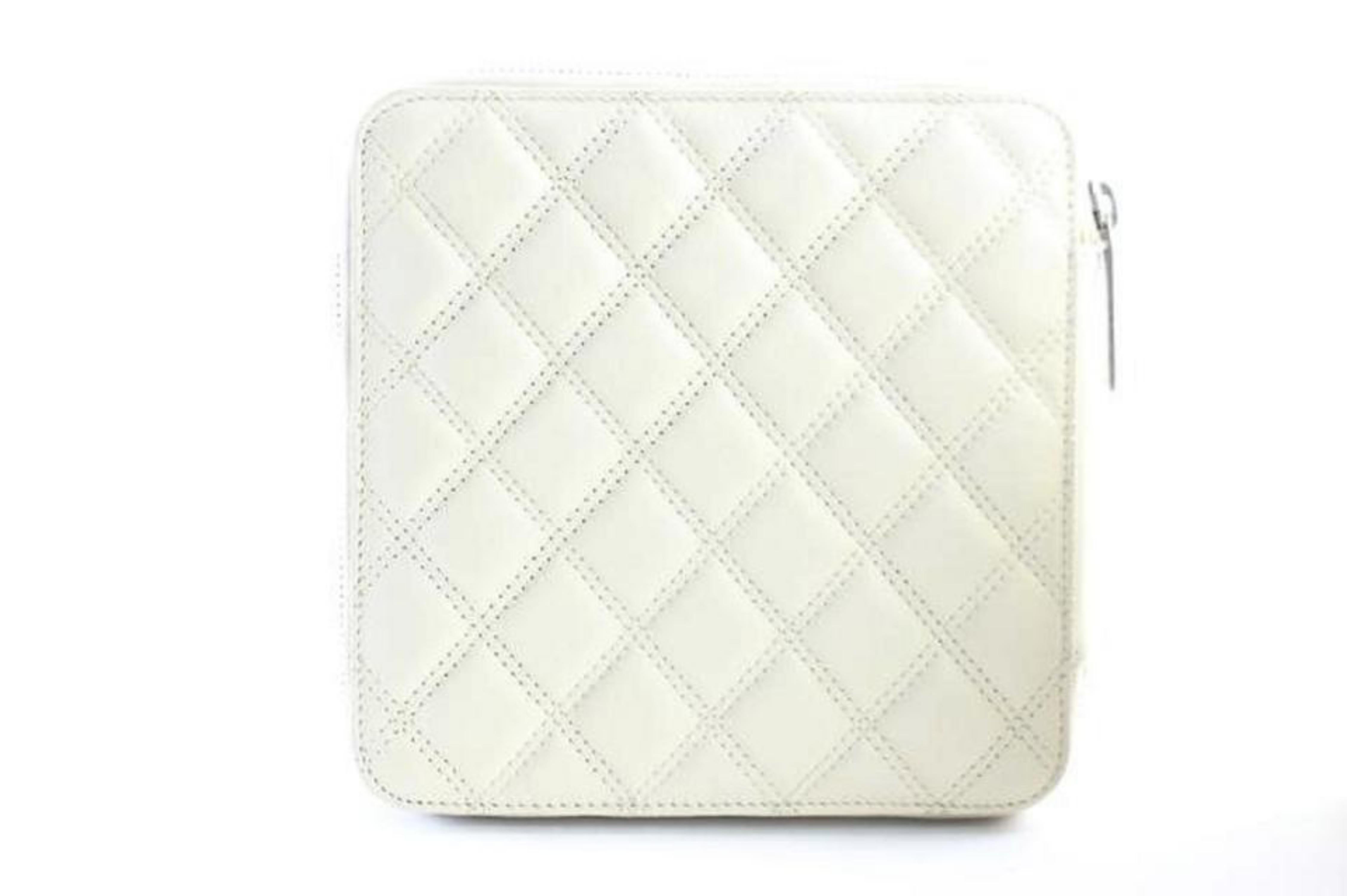 Women's Chanel (Ultra Rare) Pny Zip Case 4cr0522 Cream Quilted Leather Clutch For Sale