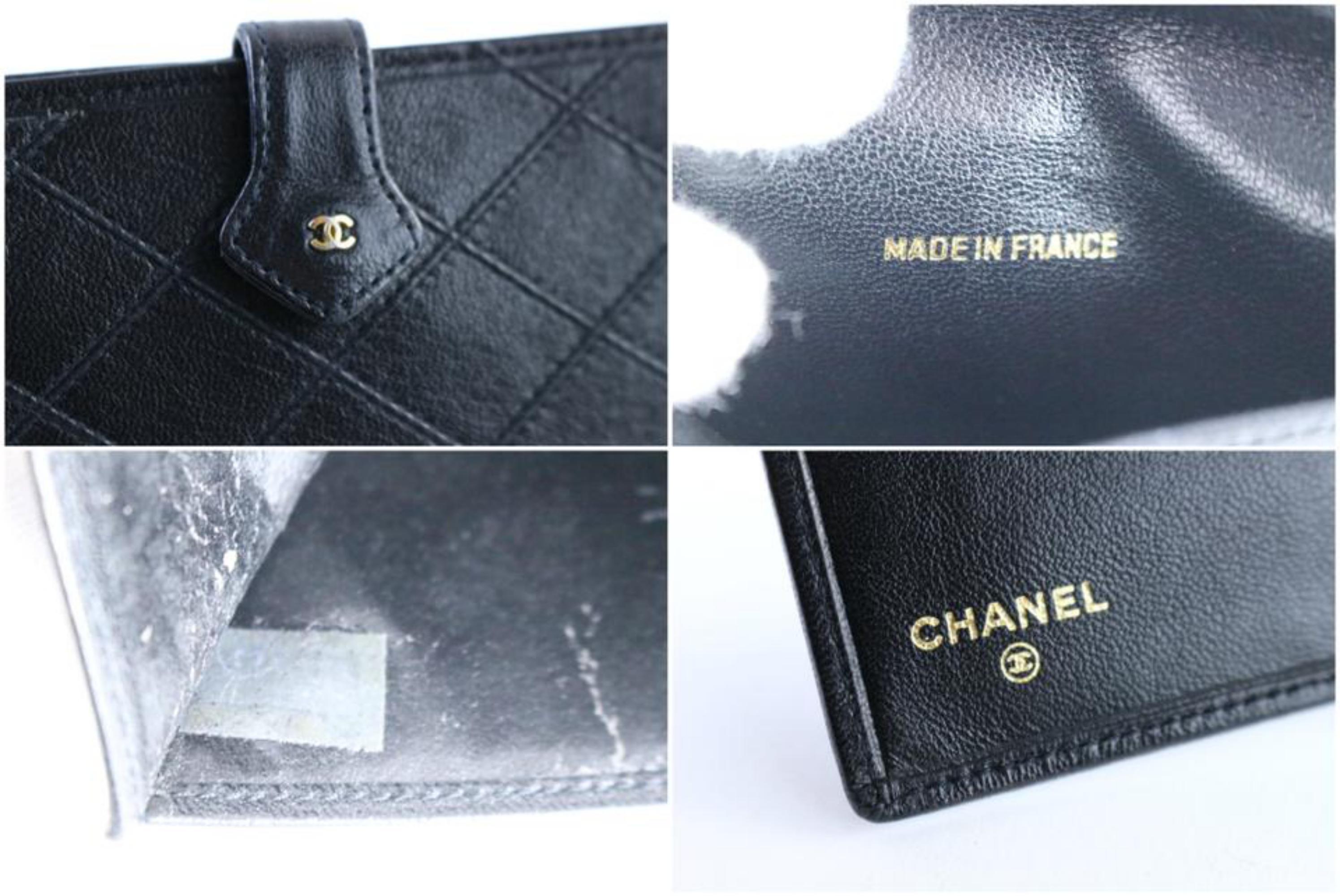 Chanel ( Ultra Rare ) Quilted Bifold Wallet 226431 Black Leather Clutch In Excellent Condition For Sale In Forest Hills, NY