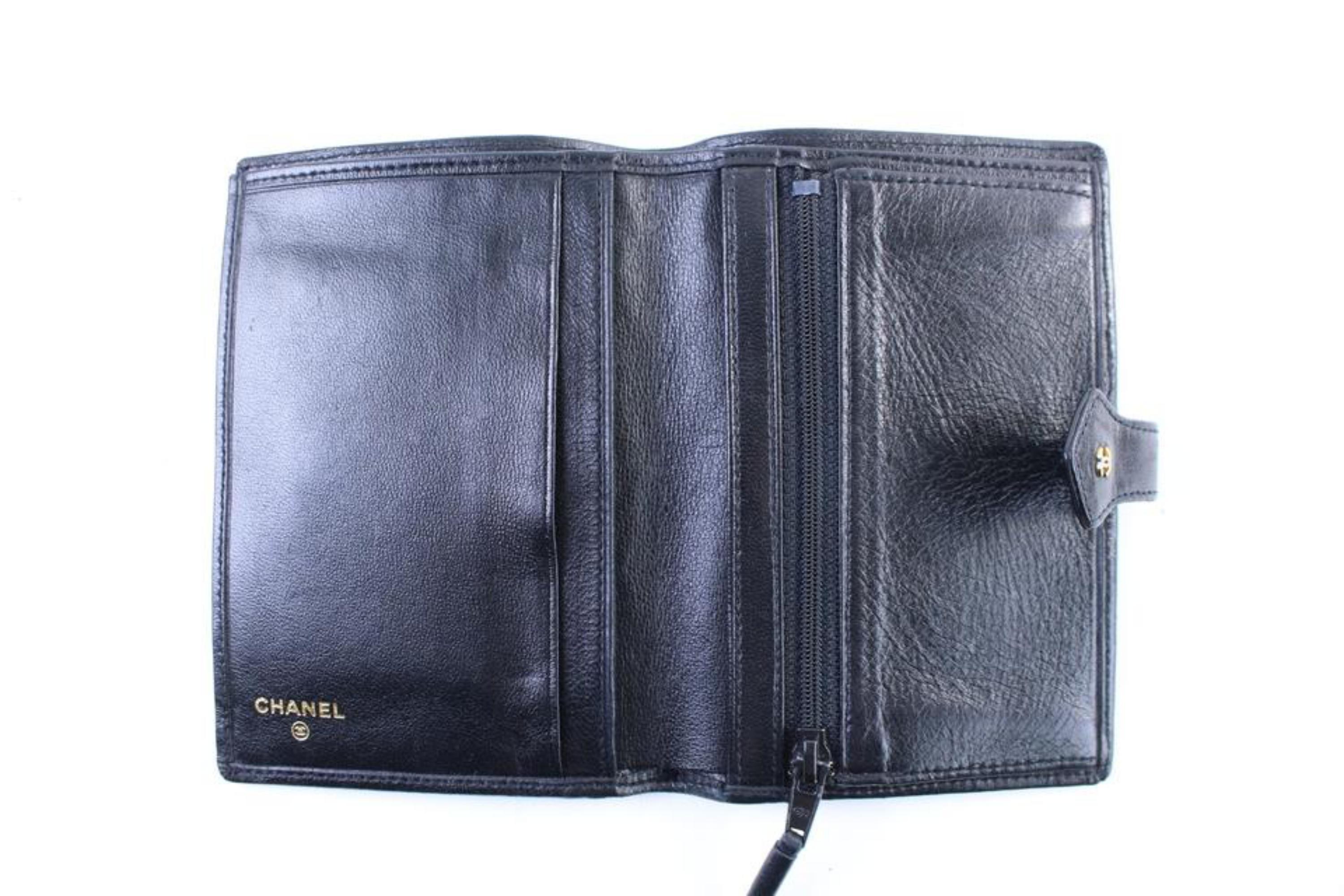 Women's Chanel ( Ultra Rare ) Quilted Bifold Wallet 226431 Black Leather Clutch For Sale