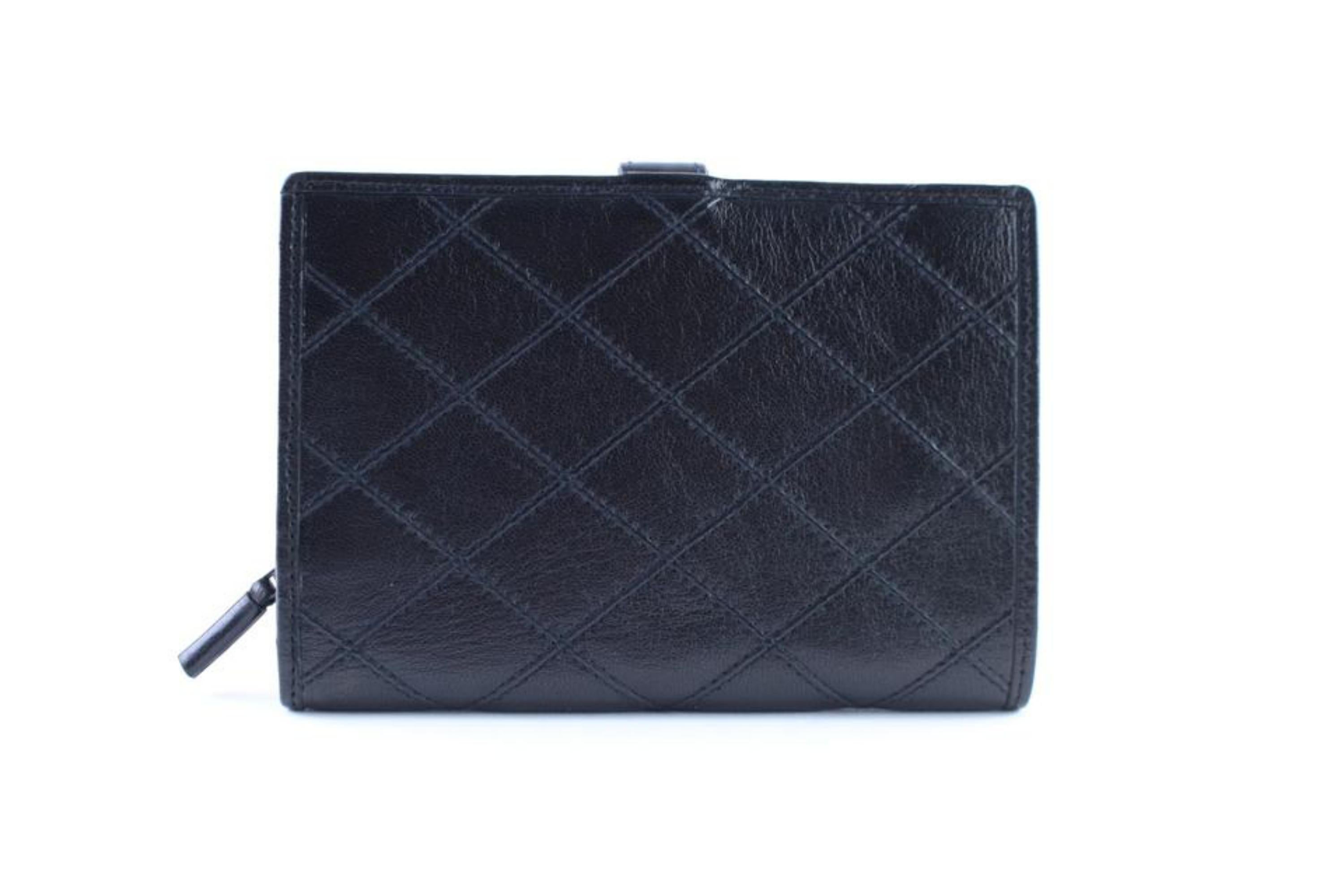 Chanel ( Ultra Rare ) Quilted Bifold Wallet 226431 Black Leather Clutch For Sale 2