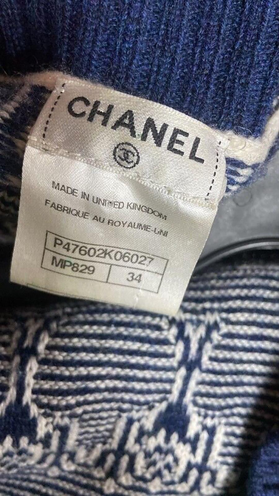 Chanel, Ultra trendiger Anzug aus Kaschmir im Angebot 7