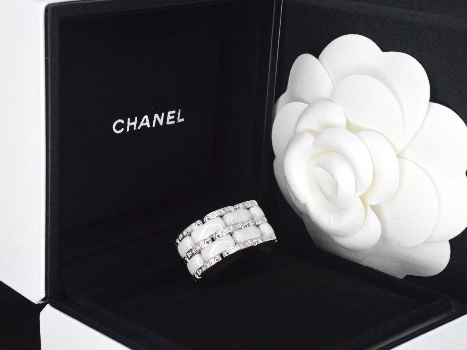 Elevate your style with the exquisite CHANEL 'ULTRA' white gold ring adorned with diamonds and ceramic. This elegant piece seamlessly combines the timeless appeal of white gold with the modern allure of ceramic, creating a captivating accessory that