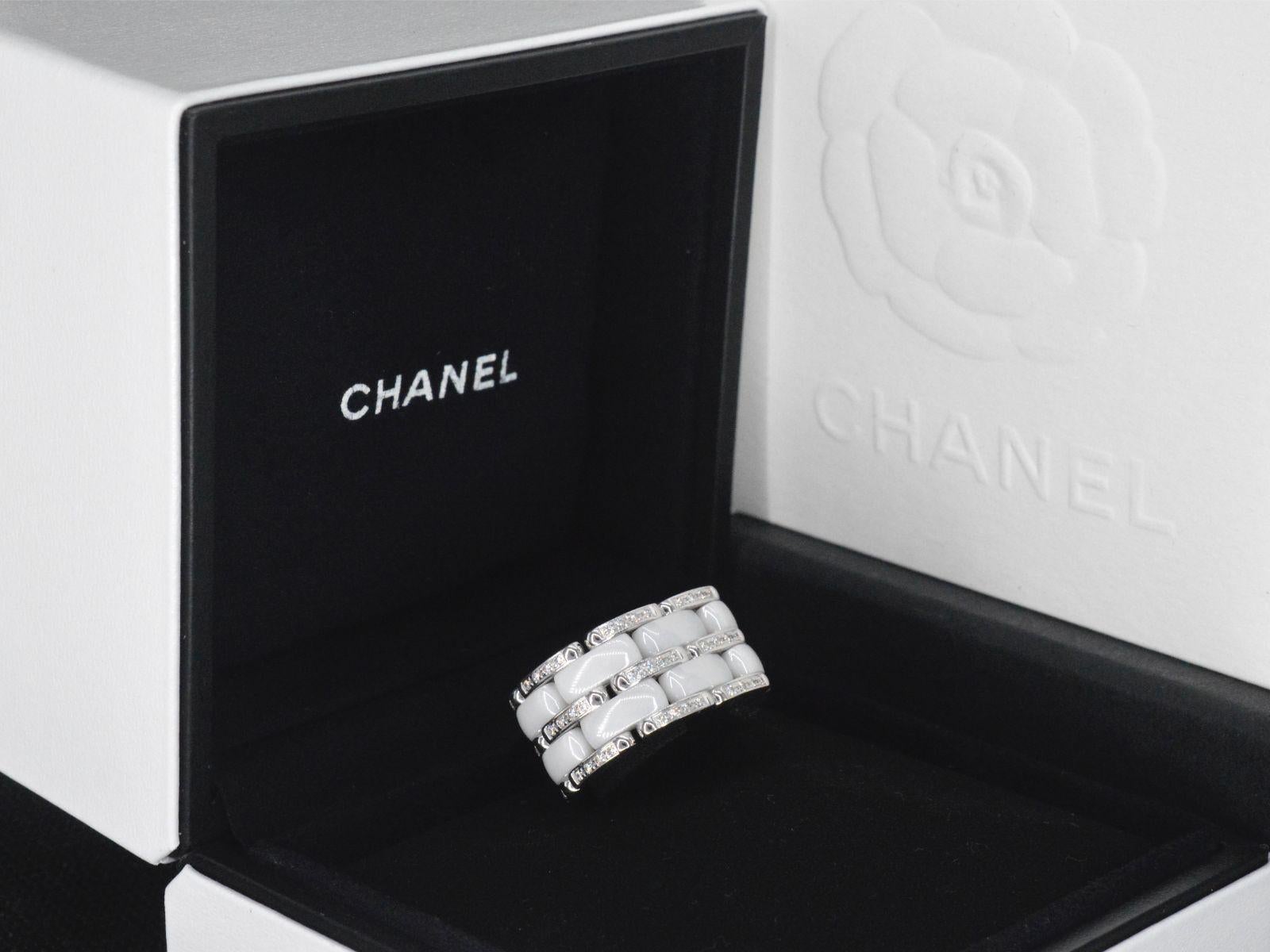 Brilliant Cut CHANEL 'ULTRA' white gold ring with diamonds and ceramic 