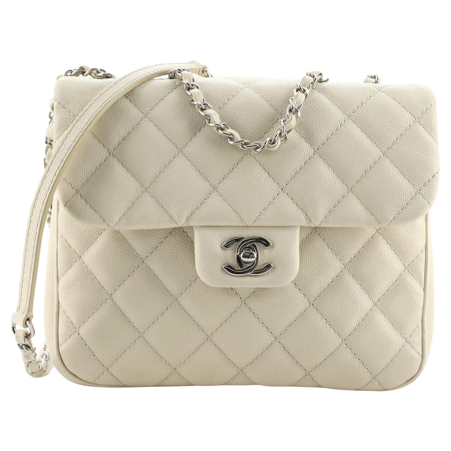 Chanel Urban Companion Klappentasche Gesteppt Kaviar Medium